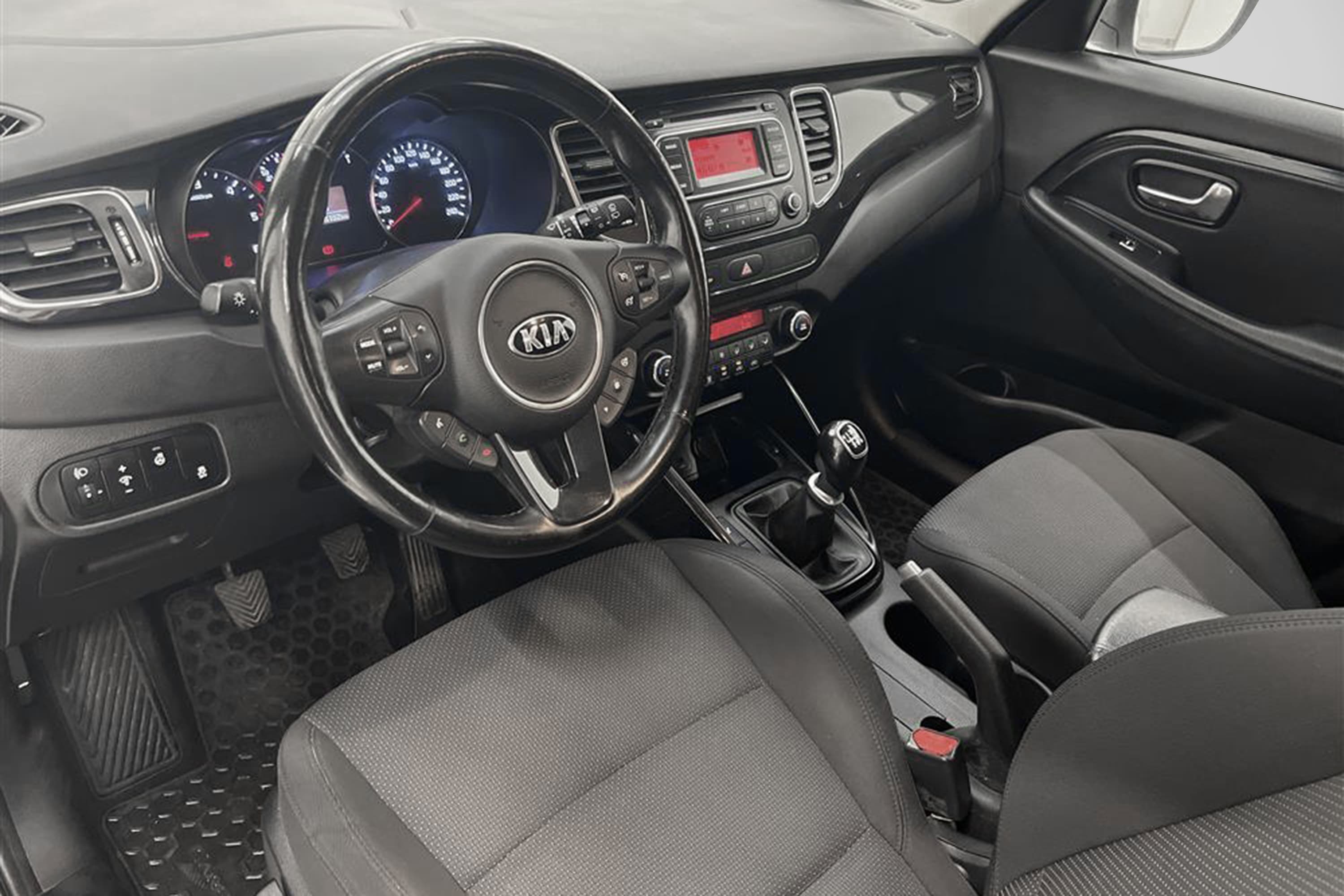 Kia Carens 115hk Motorvärmare 7-sits Välservad PDC 0,45l/milinteriör