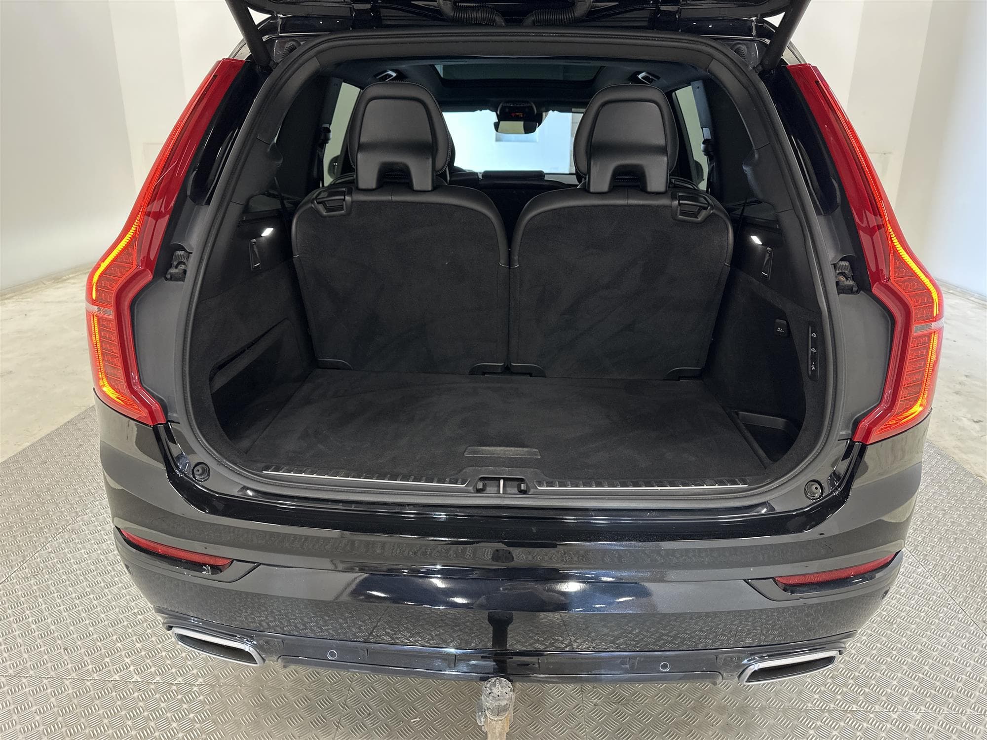 Volvo XC90 D5 AWD 235hk R Design Voc D-Värm Pano HUD 7 Sits