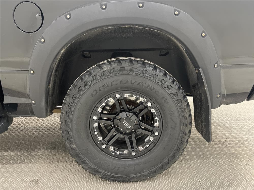 Dodge Ram Sport 5.7 Hemi 4WD 401hk Breddare Taklucka Moms interiör