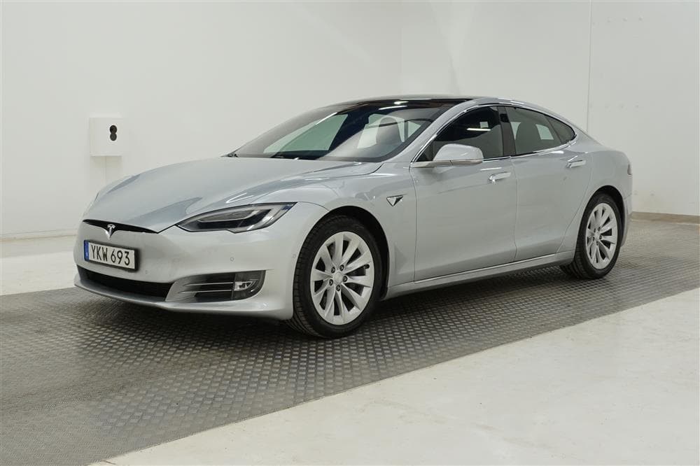 Tesla Model S 75 Panorama