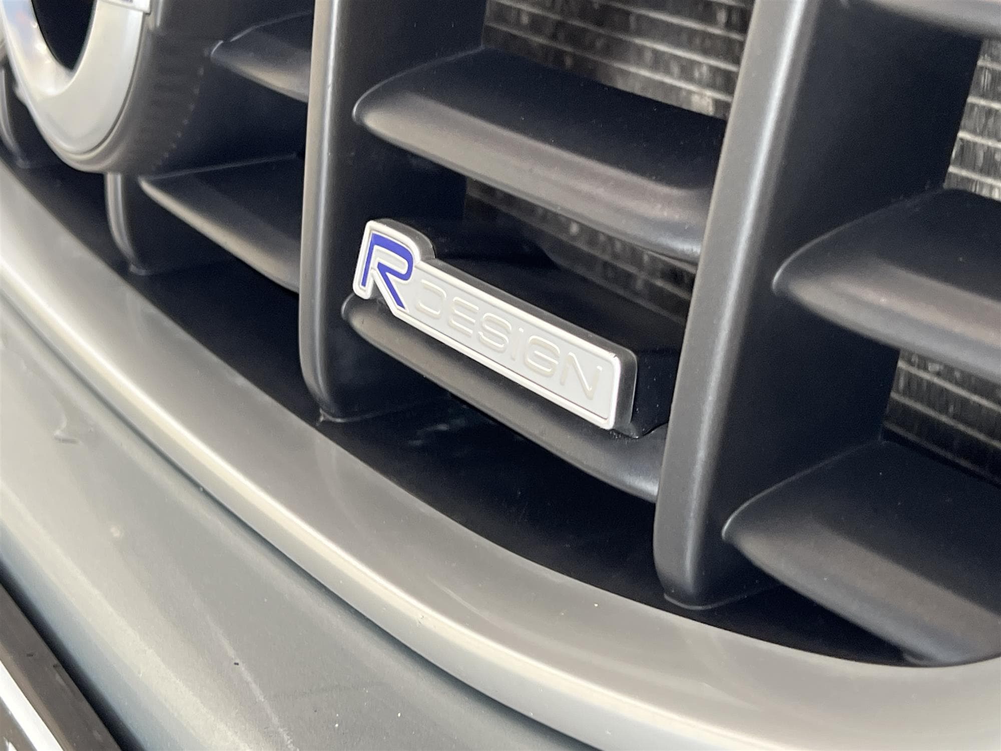 Volvo XC60 D4 AWD 163hk R Design Voc D-Värm Pano Navi BLIS