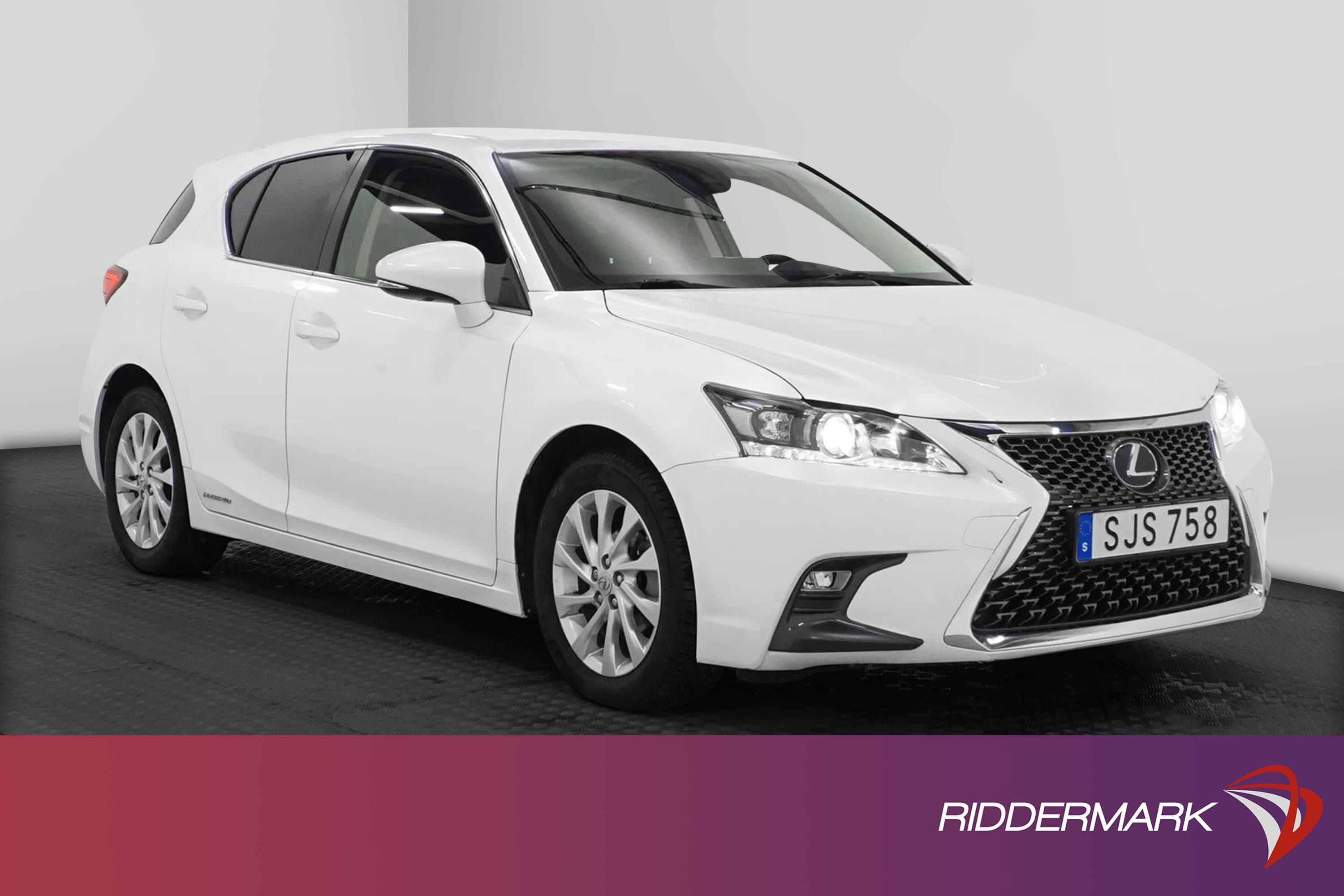 Lexus CT 200h 1.8 CVT 136hk