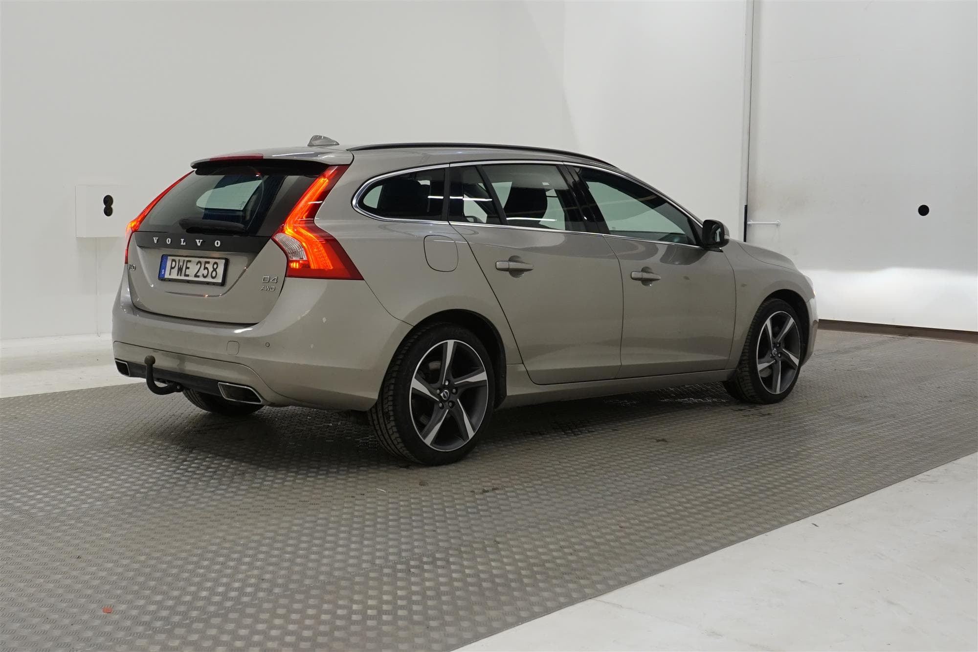 Volvo V60 D4 AWD 181hk 2 Brukare D-Värm Drag Navi 0,59L/mil