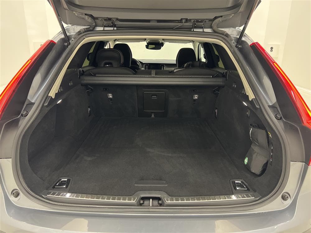 Volvo V90 Cross Country D4 AWD D-Värm VOC Drag 0,53l/milinteriör