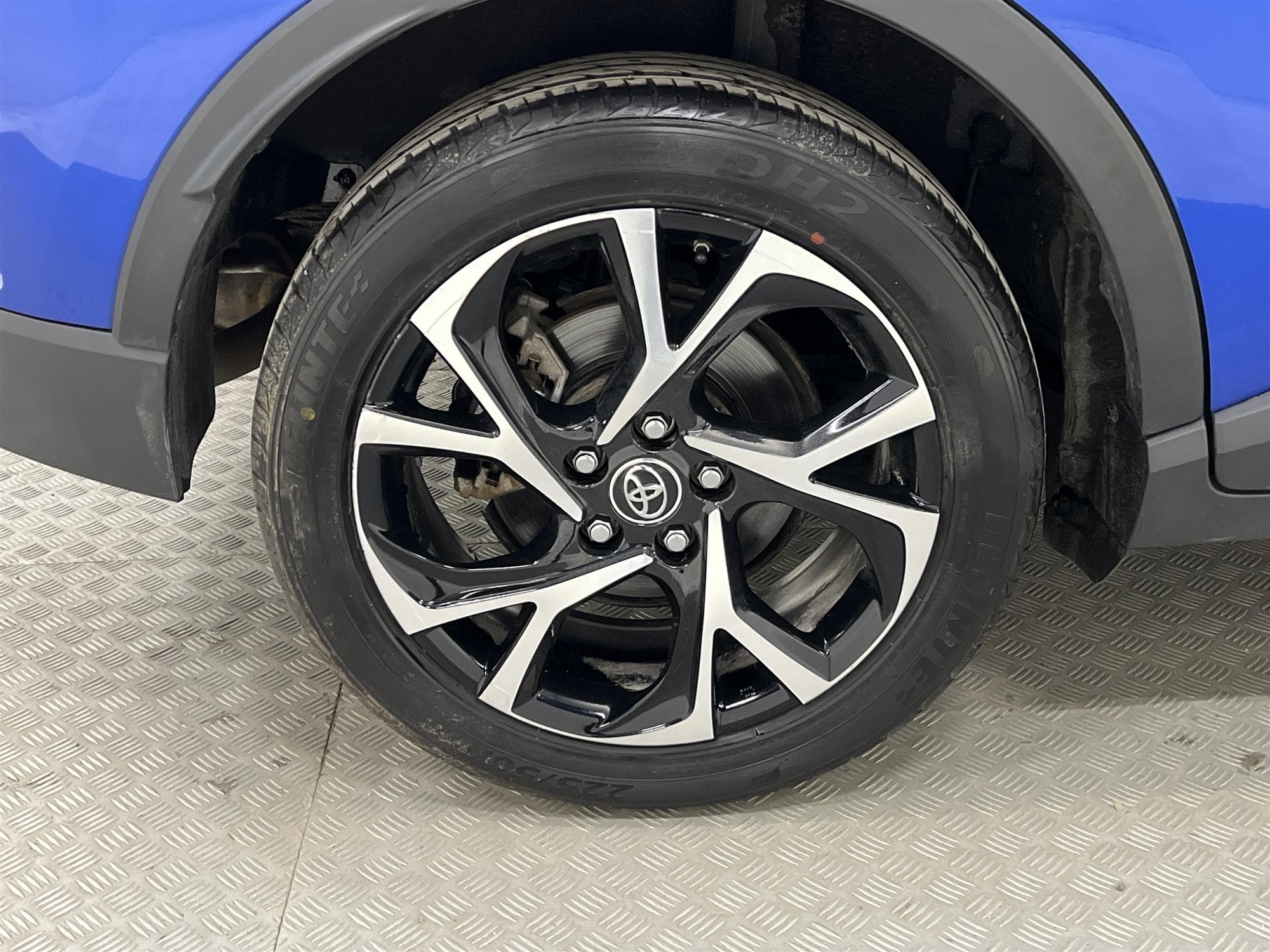 Toyota C-HR Hybrid CVT 122hk B-Kam Låg Skatt 0,38L/mil