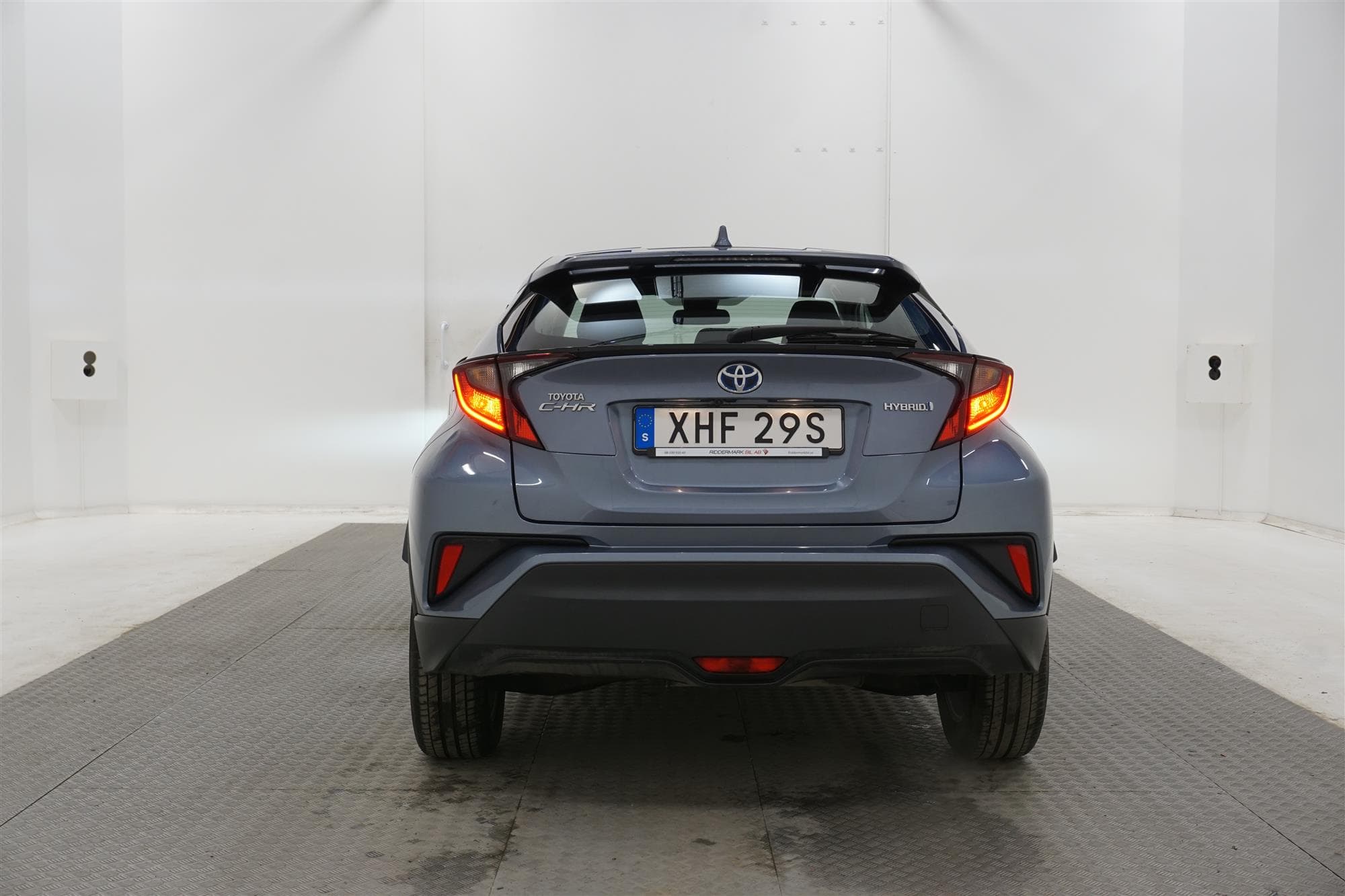 Toyota C-HR Hybrid CVT 122hk