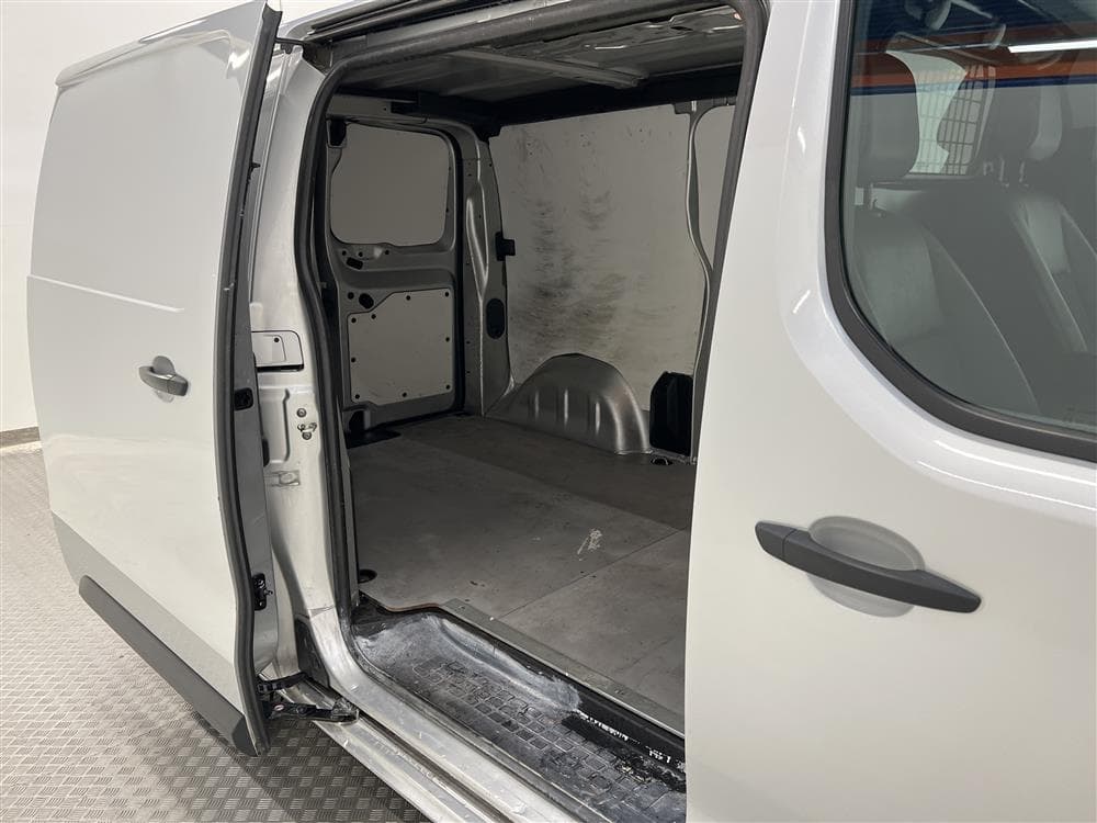 Peugeot Expert 2.0 HDI 120hk L2 Eu6 Drag PDC Moms interiör