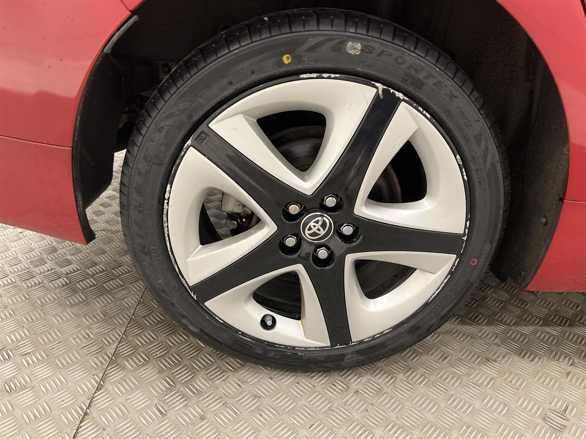 Toyota Prius Hybrid CVT 122hk HUD B-Kam Låg Skatt