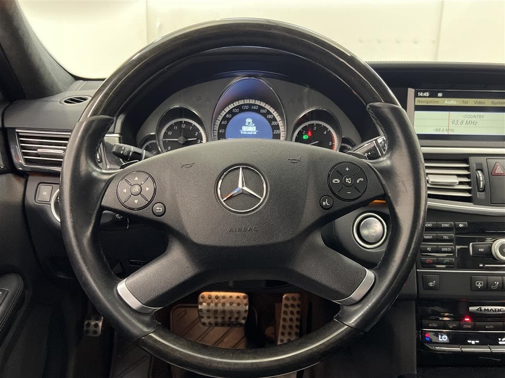 Mercedes-Benz E AMG Exclusive Kamera Pano H/K Keyless Naviinteriör