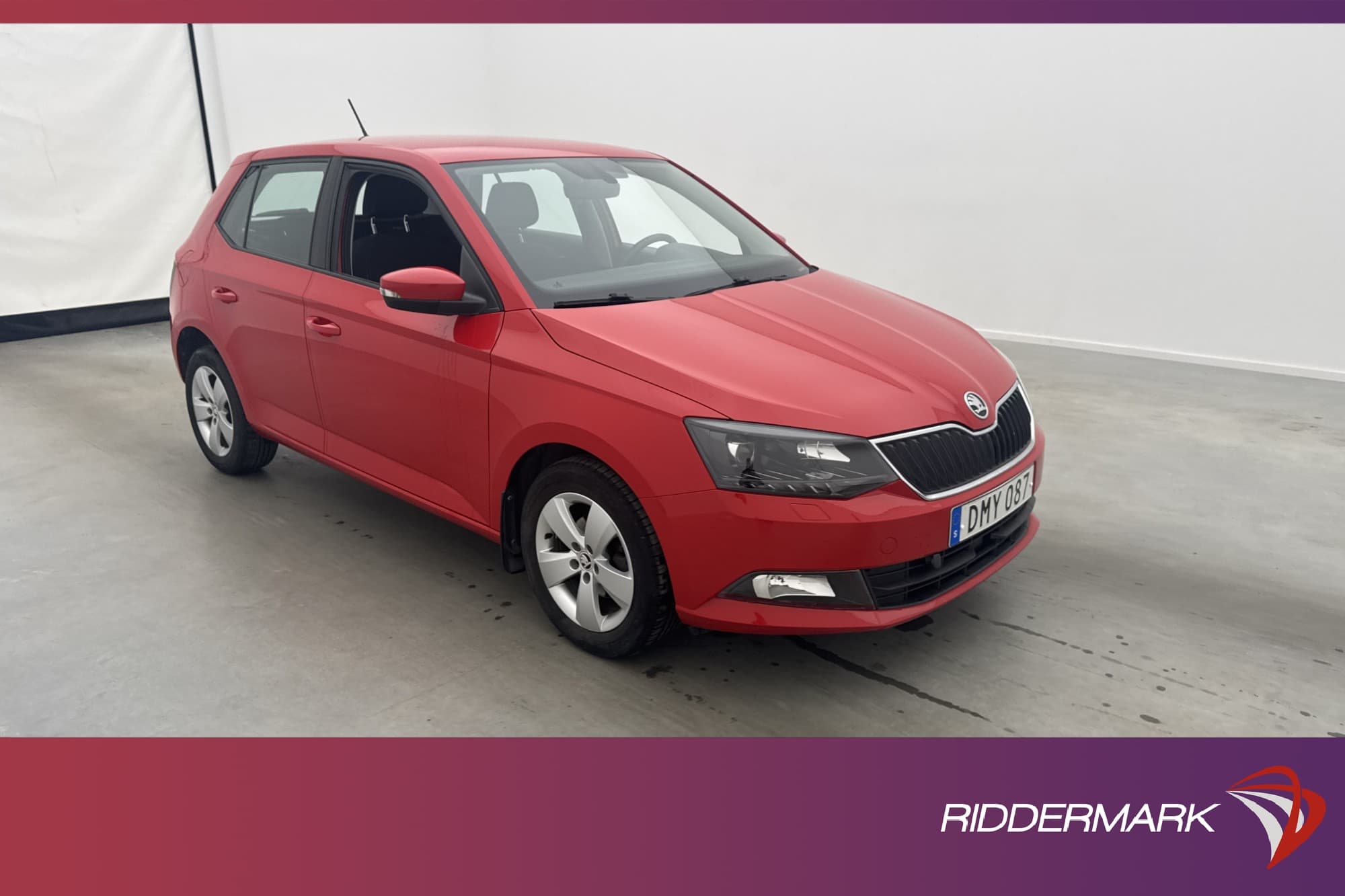 Skoda Fabia 1.2 TSI 90hk Style CarPlay Sensorer Farthållare