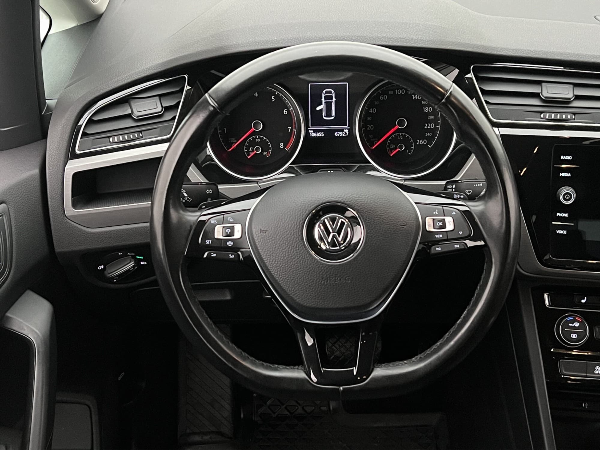 Volkswagen Touran 1.5 TSI 150hk R-Line 7-Sits Kamera Drag