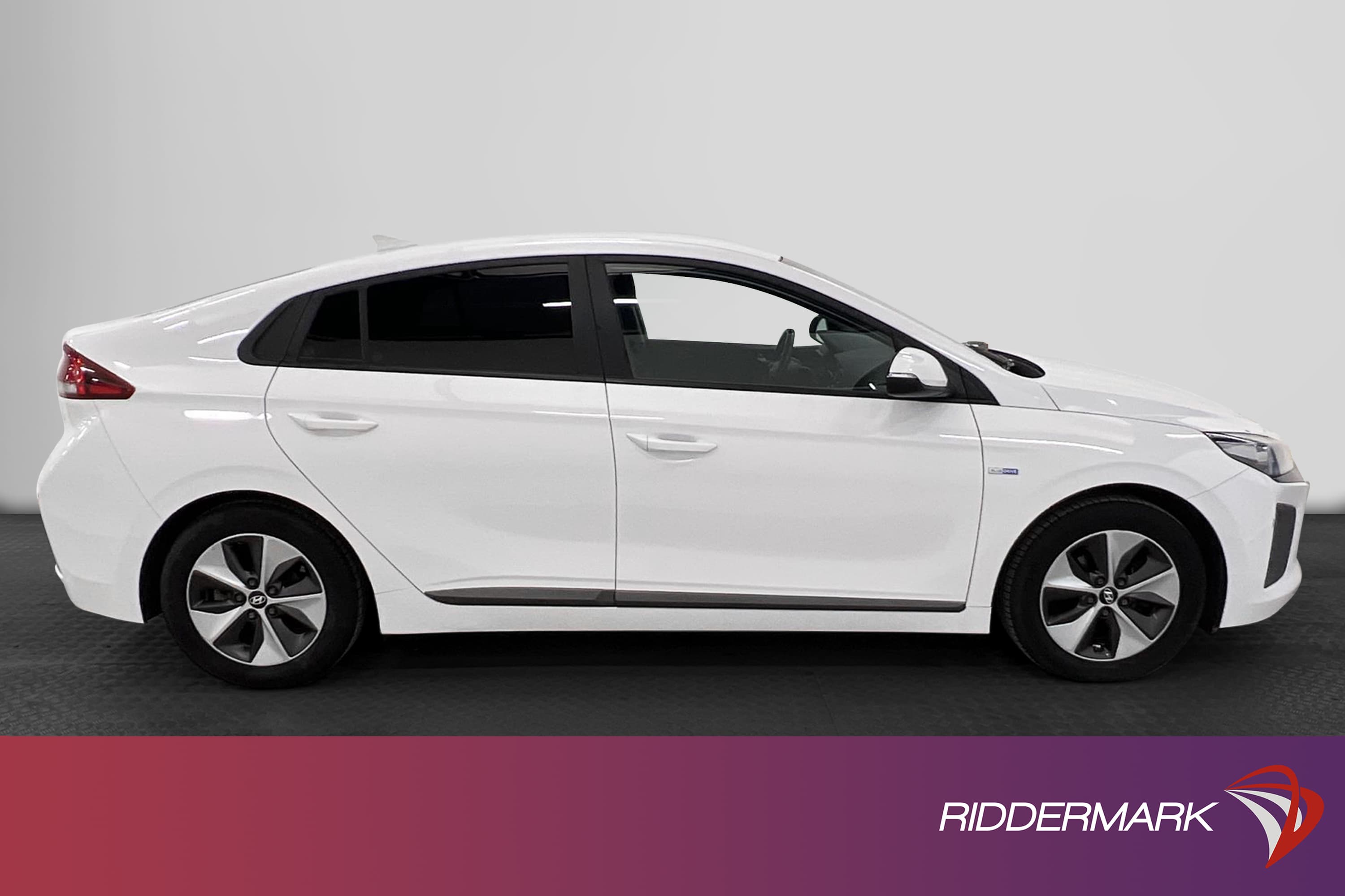 Hyundai Ioniq Hybrid 1.6 141hk B-Kamera Adaptiv 360kr Skatt