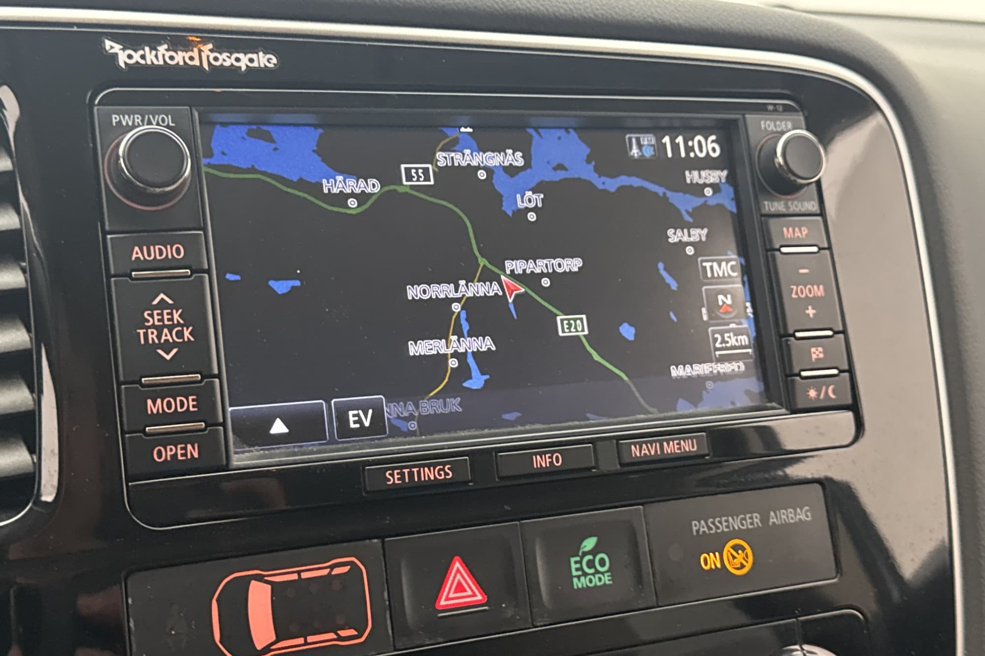 Mitsubishi Outlander PHEV 4WD 203hk Kamera Navi Skinn Drag