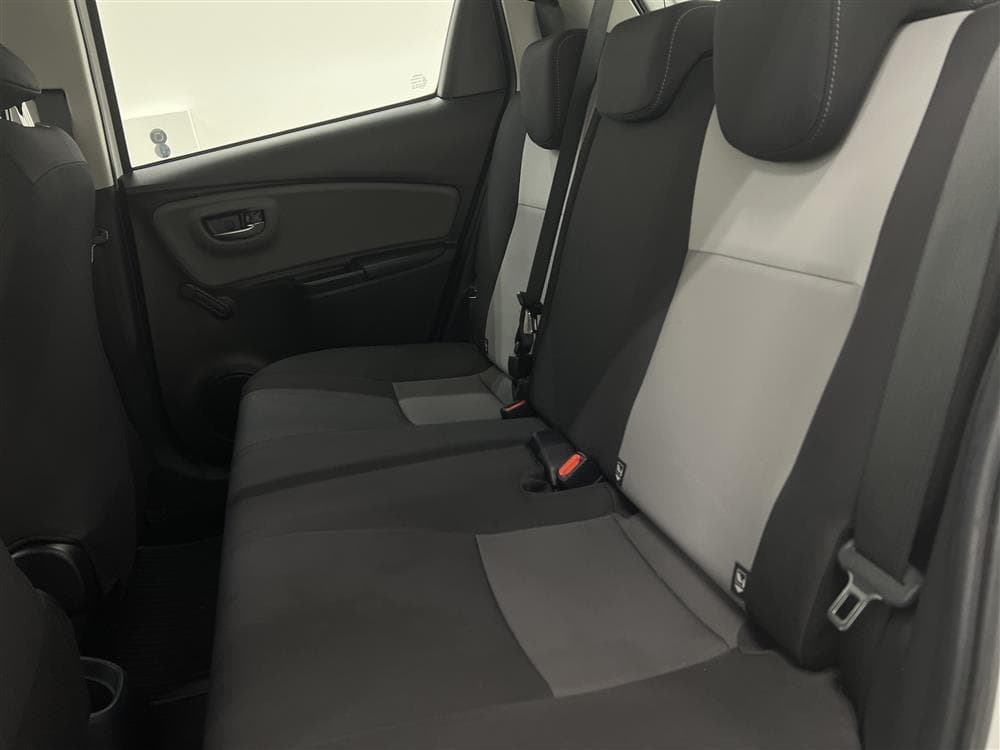 Toyota Yaris 1.5 Hybrid 101hk B-Kam Lane Assist Låg Skatt 