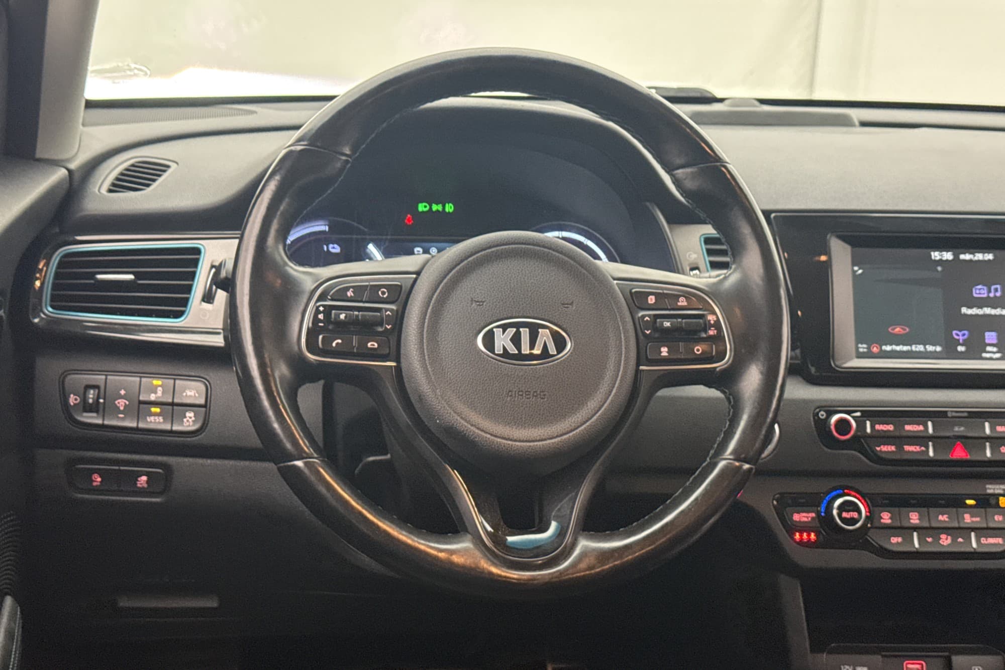 Kia Niro e-Niro 64 kWh Advance Plus Kamera CarPlay Skinn 