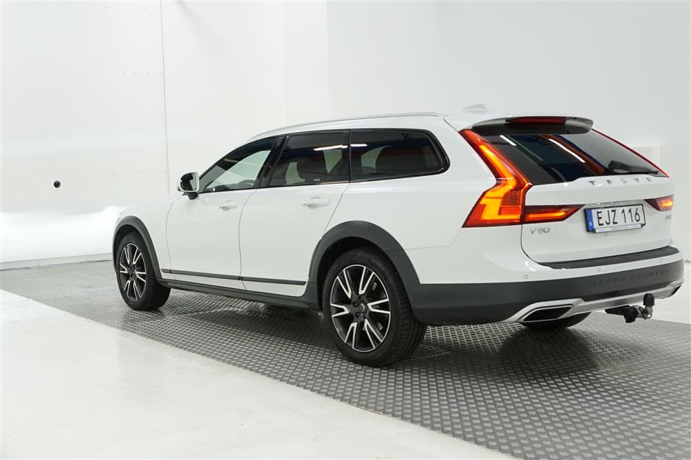 Volvo V90 Cross Country D4 AWD Pro VOC Värmare Navi Drag