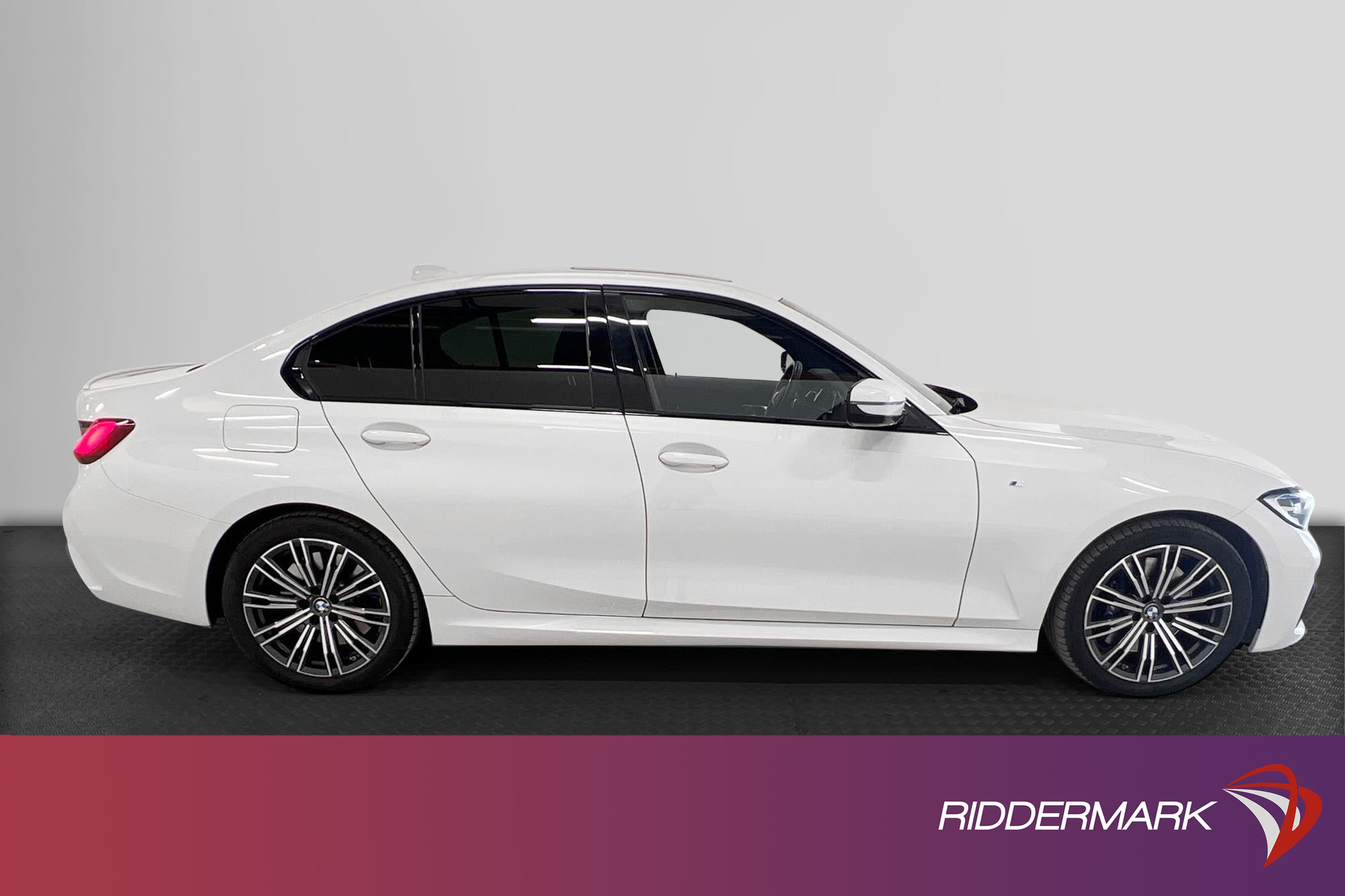 BMW 330i xDrive 258hk M Sport H/K Display Key Navi Drag Värm