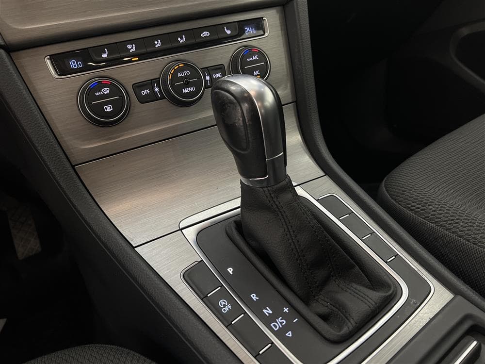 Volkswagen Golf SC 1.6 TDI 105hk B-kamera Navi 0.4l/milinteriör