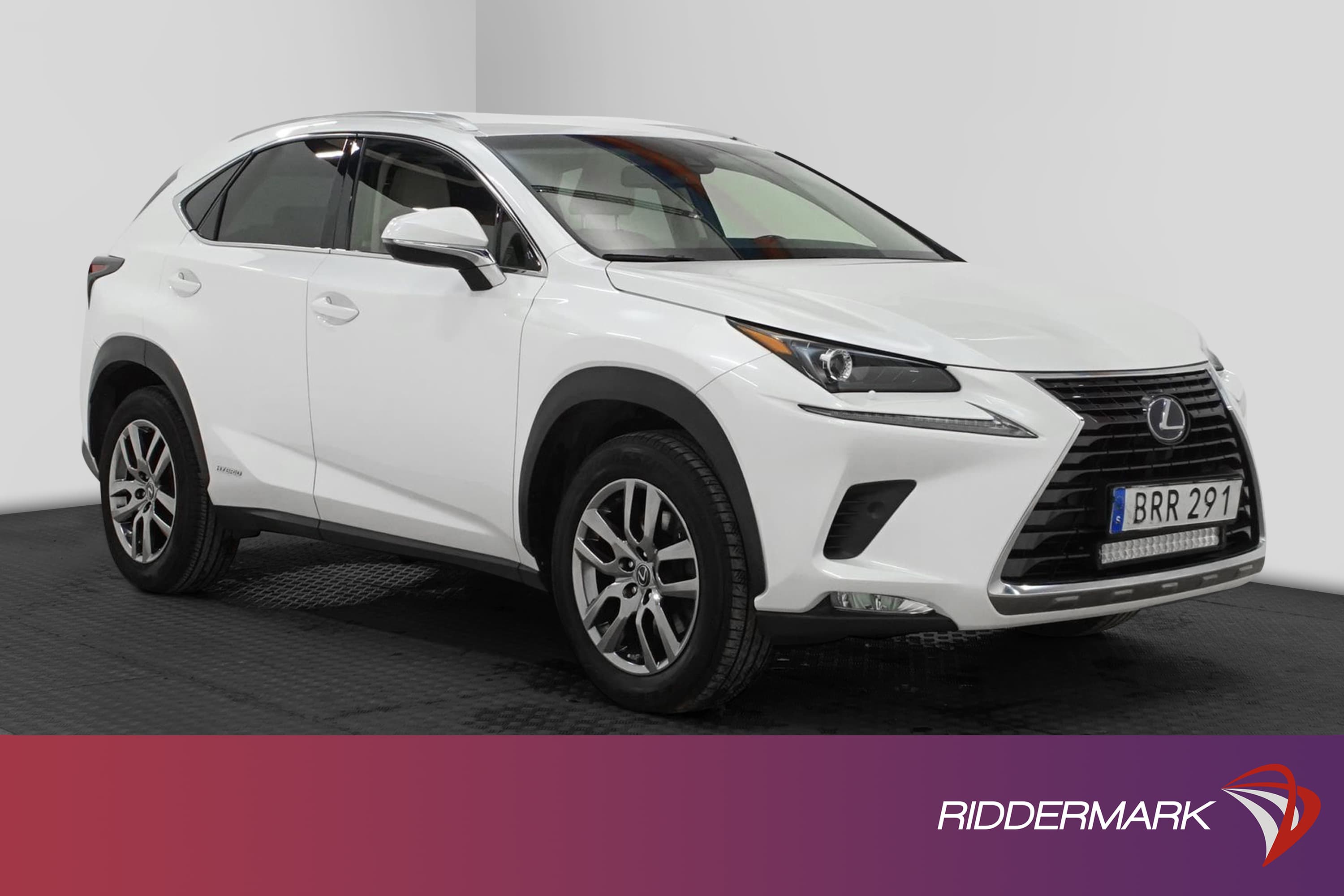 Lexus NX 300h AWD 2.5 E-CVT 197hk