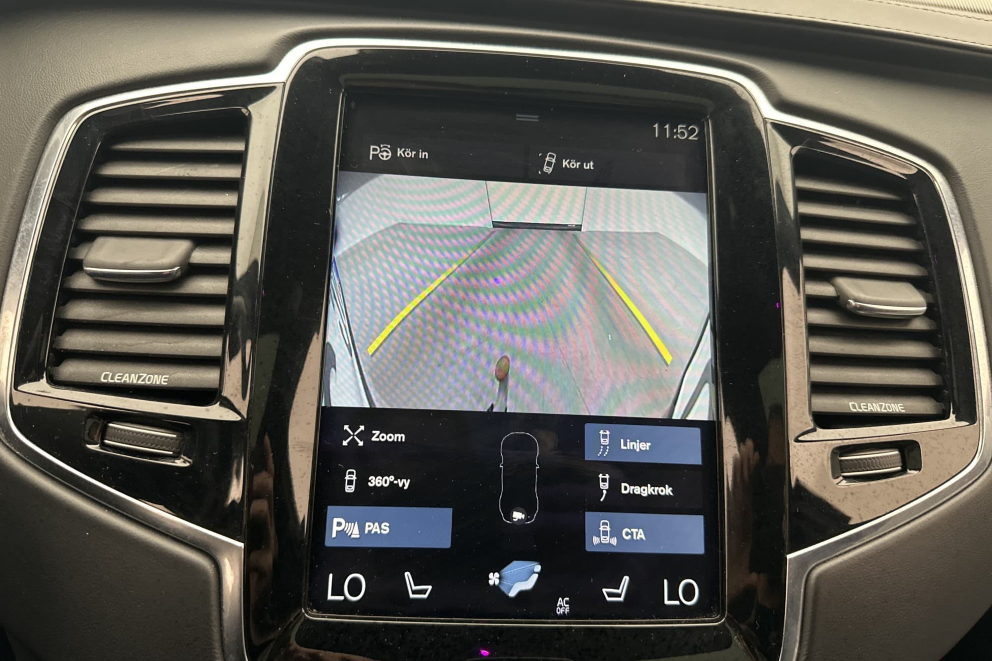 Volvo XC90 D5 AWD Inscription 7-Sits VOC Pano B&W Luftfjädr