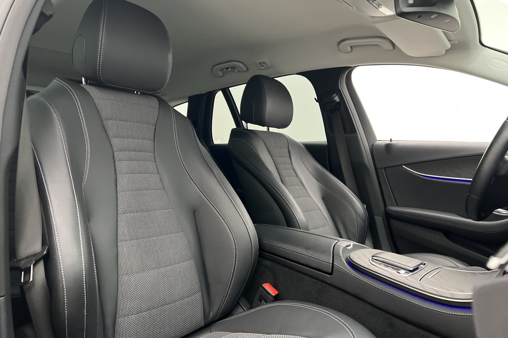 Mercedes-Benz E 300 T de 306hk Värmare Drag Kamera Navi MOMS