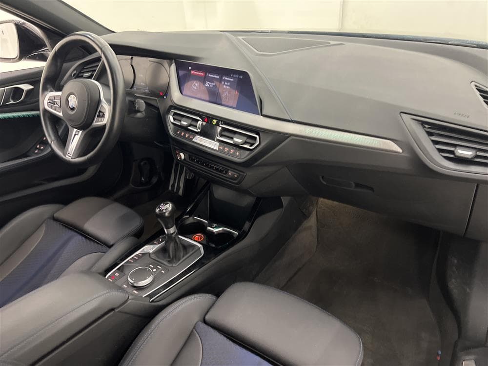 BMW 118d 150hk M-Sport Connected Driveinteriör
