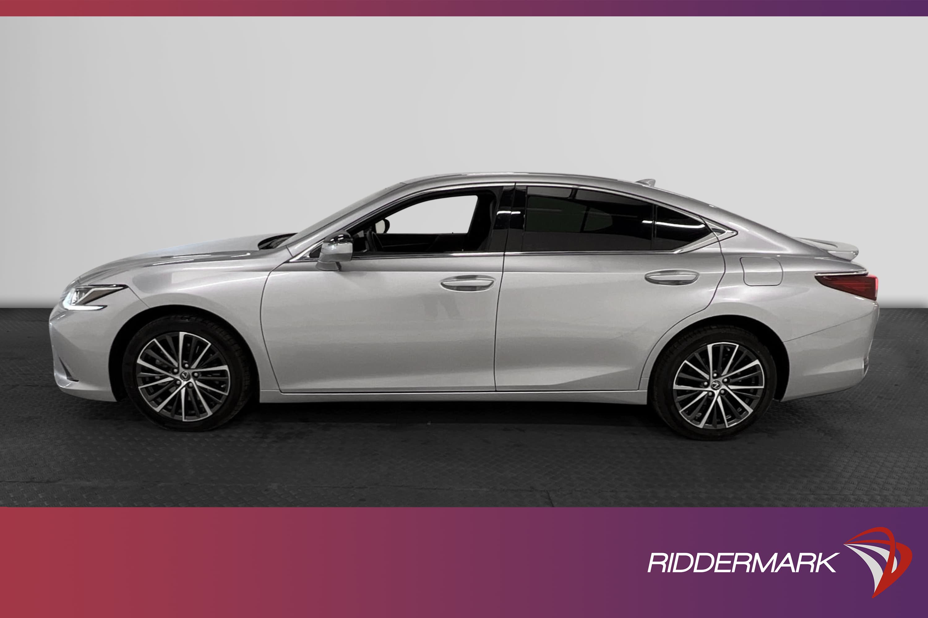 Lexus ES 300h 2.5 E-CVT 218hk