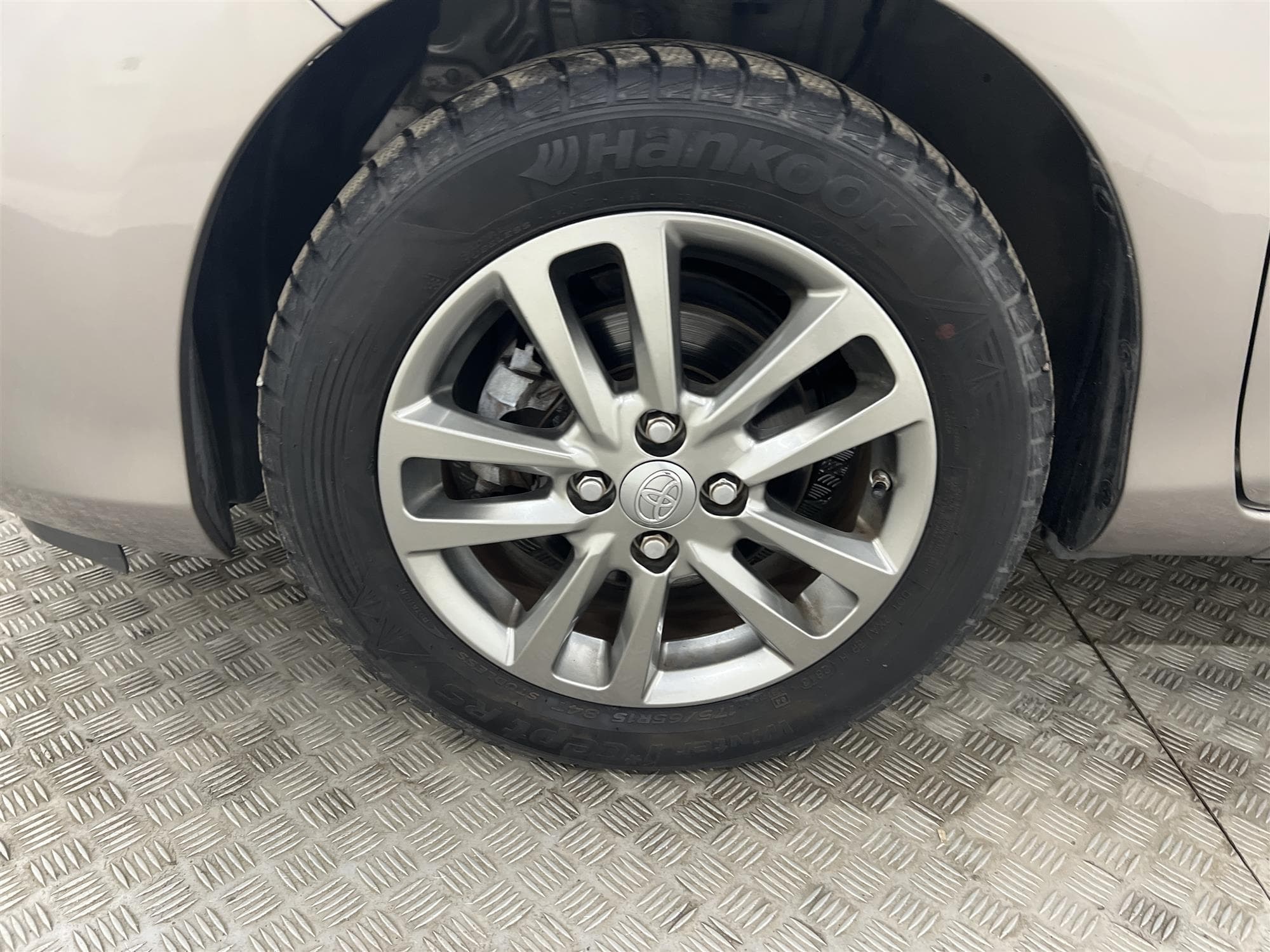 Toyota Yaris 1.33 99hk 1 Bruk B-Kamera 426kr Skatt 0,49L/mil