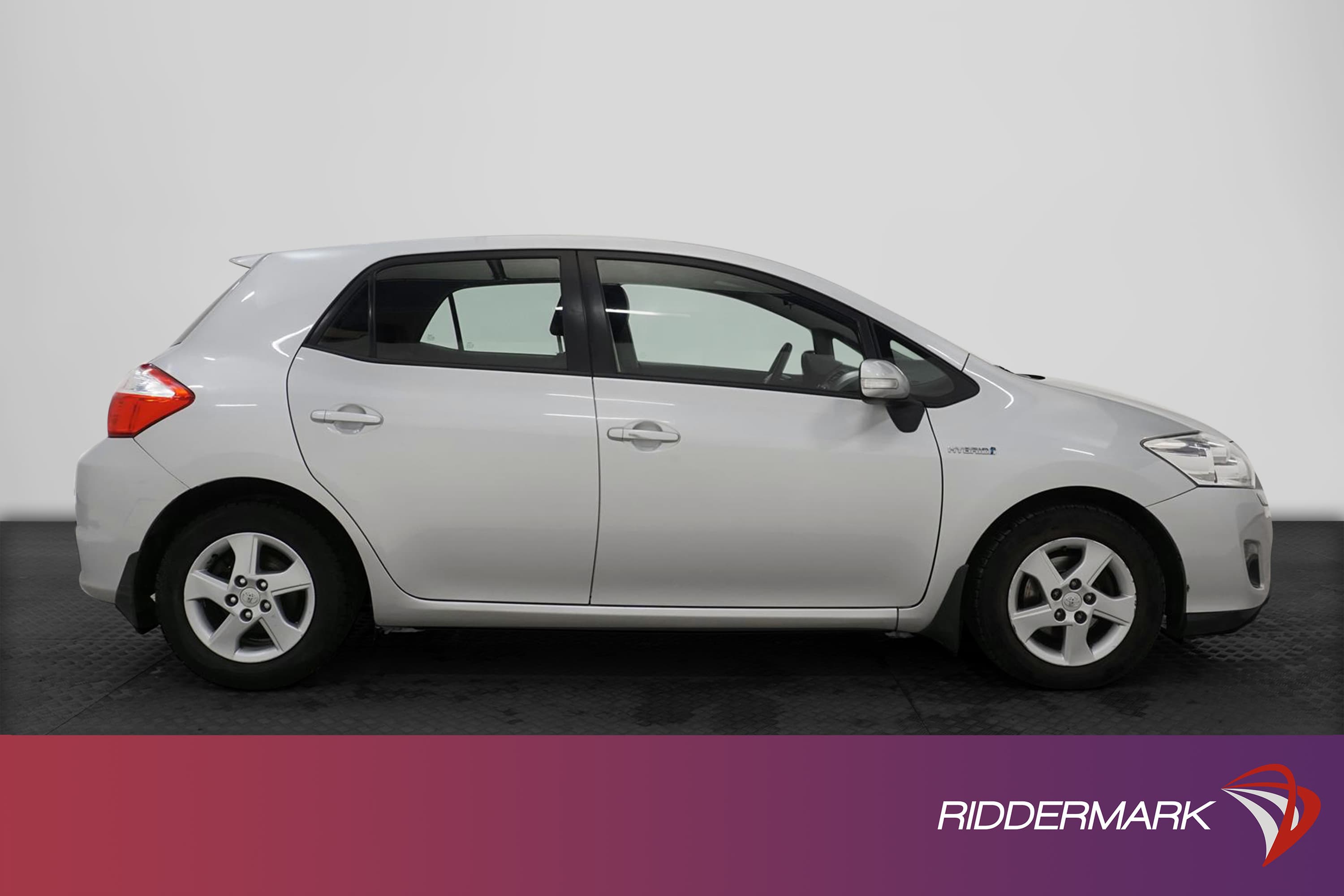 Toyota Auris Hybrid 136hk M&K-Värmare 360kr Skatt 0,38L/mil