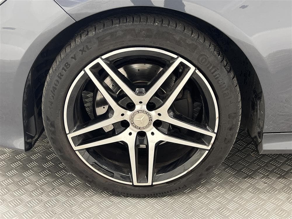 Mercedes-Benz E 220 4MATIC 170hk AMG H/K Kamera Navi Drag