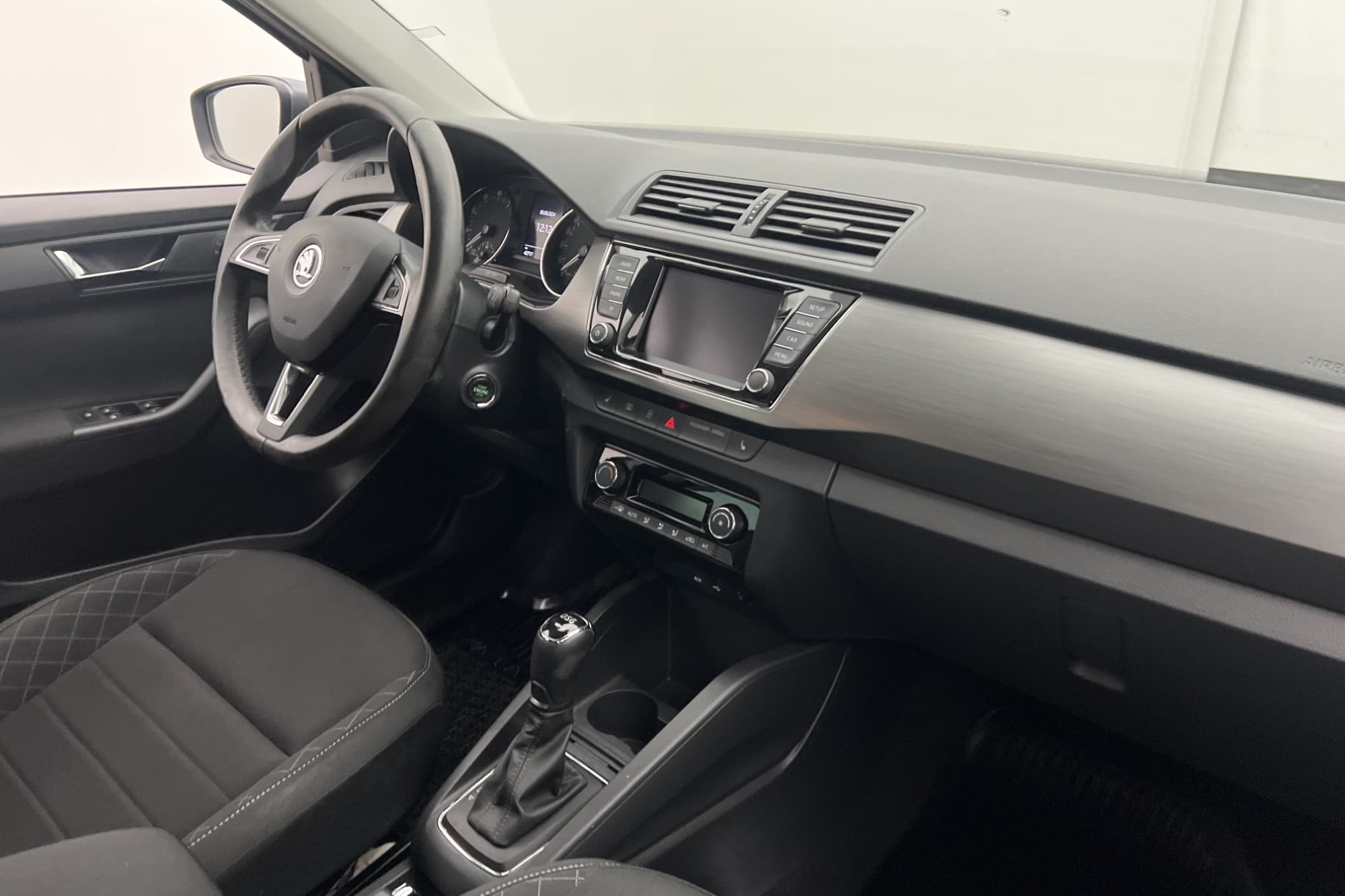 Skoda Fabia Kombi TSI 110hk Sensorer Farthållare Bluetooth