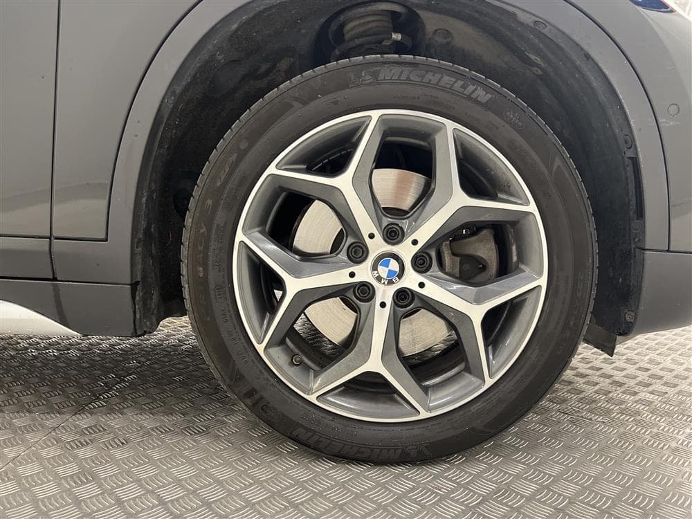BMW X1 xDrive20d 190hk X-Line Värmare Panorama Keylessinteriör