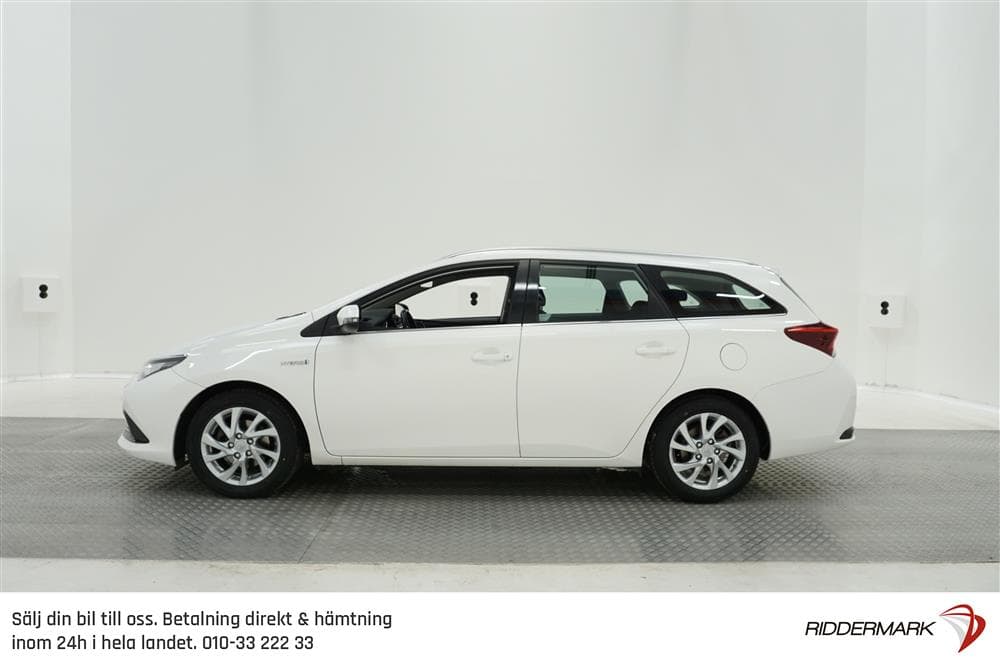 Toyota Auris 1.8 HSD Touring Sports 99hk