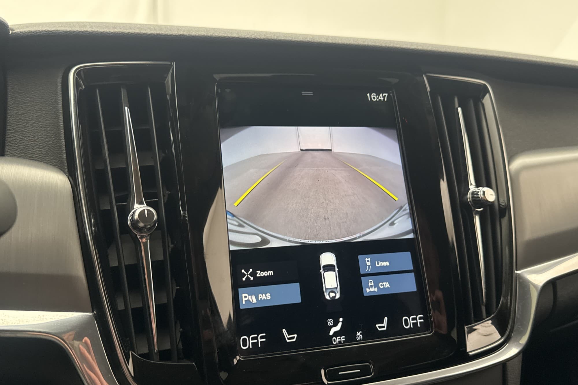 Volvo S90 T4 190hk VOC Värm Navi Kamera Skinn