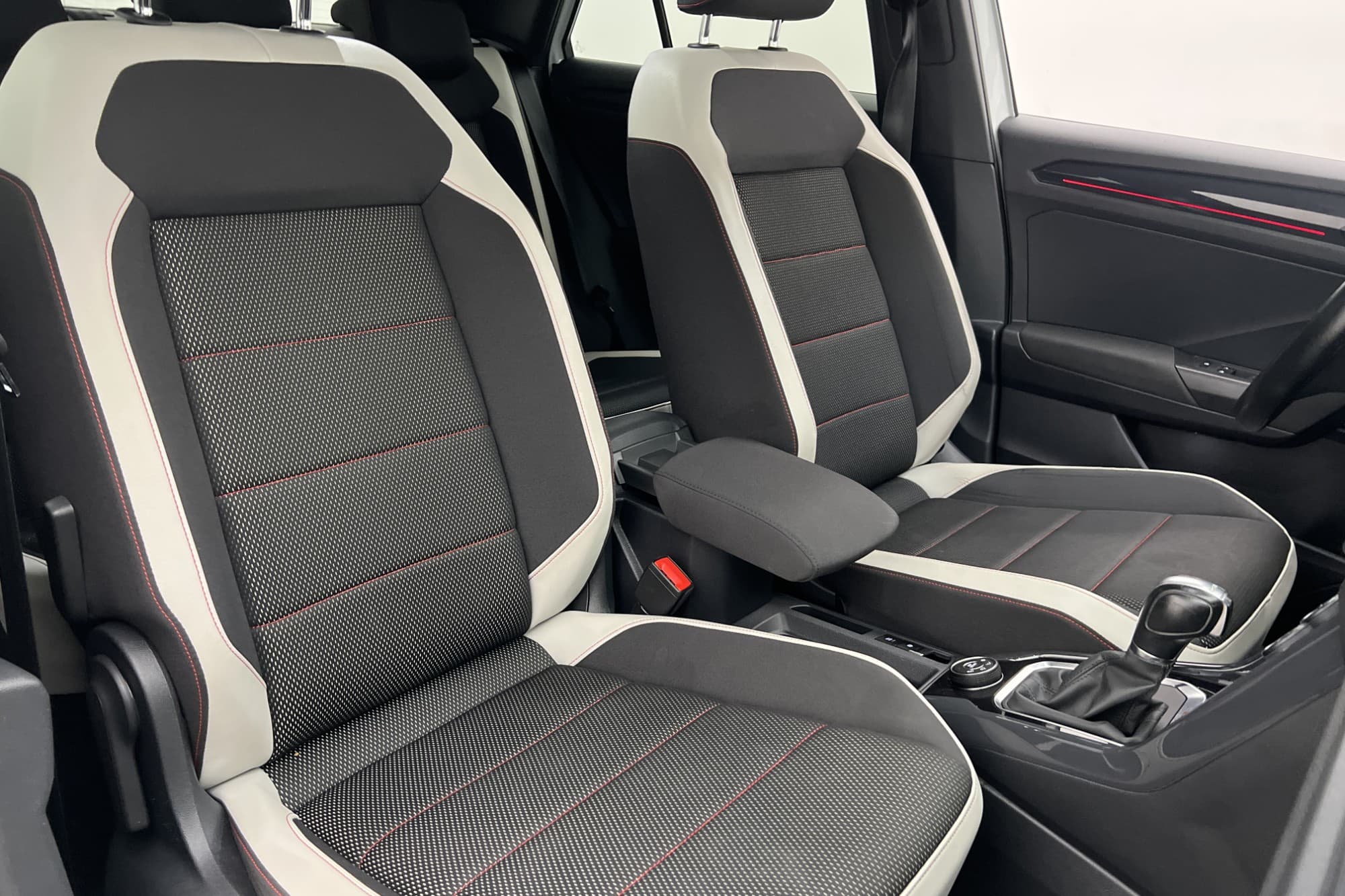 Volkswagen T-Roc TSI 4M 190hk Pluspaket Cockpit P-Värmare