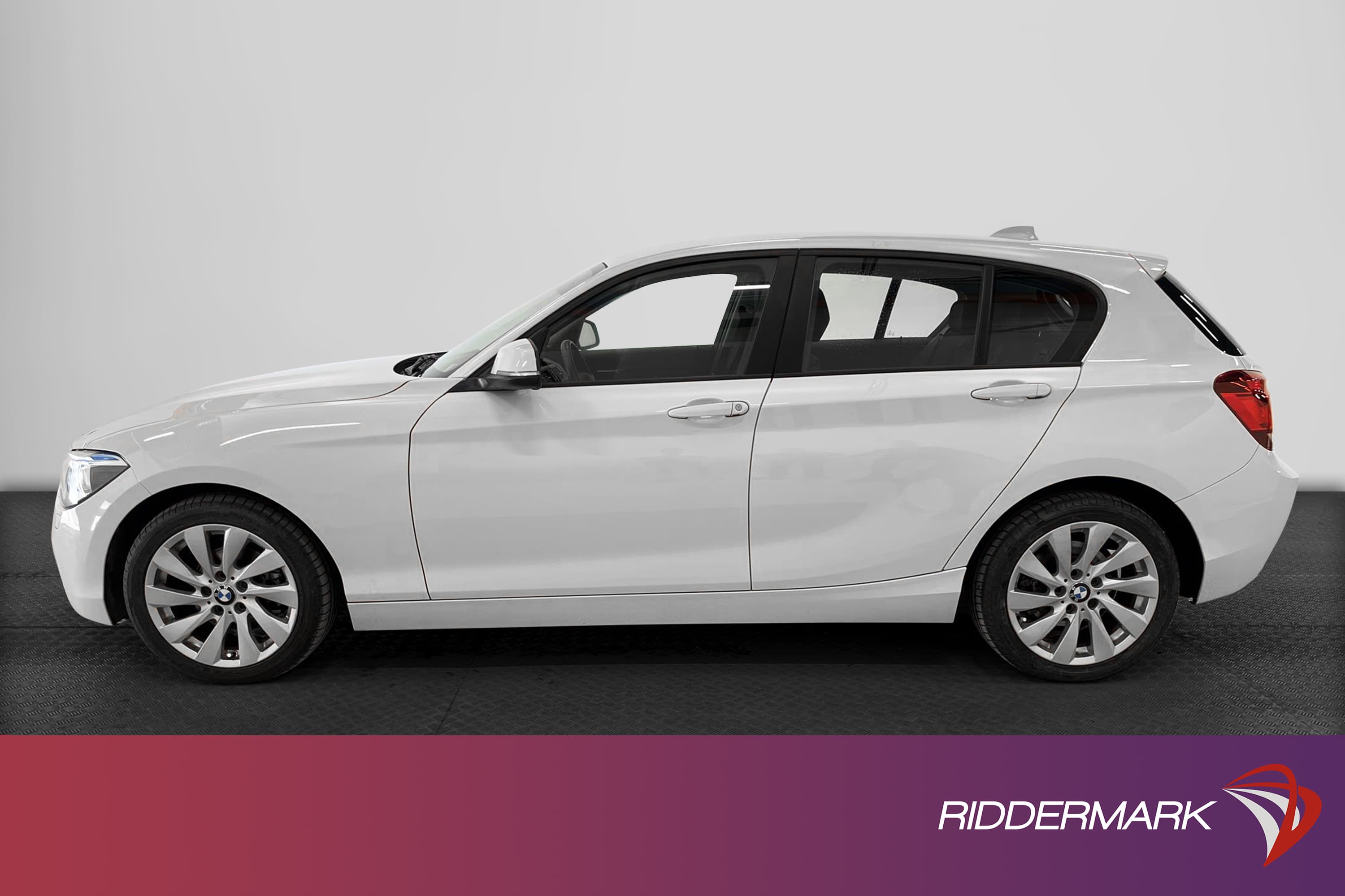 BMW 116i 136 hk P-Sensorer Nyservad LÅGA MIL 