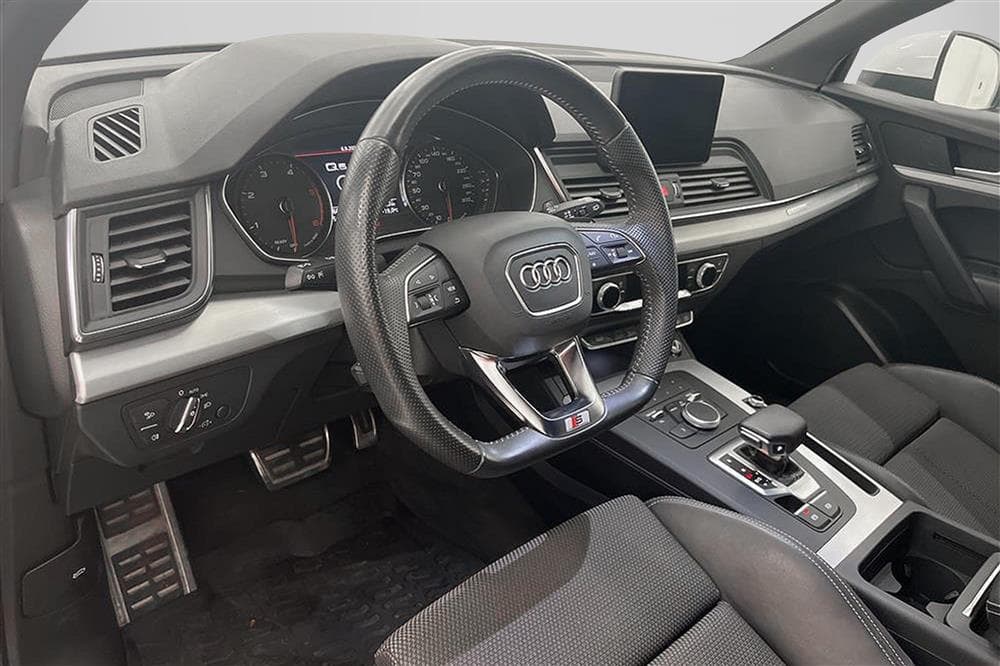 Audi Q5 40 TDI Quattro 190hk S-line Värmare Drag 0,53l/milinteriör