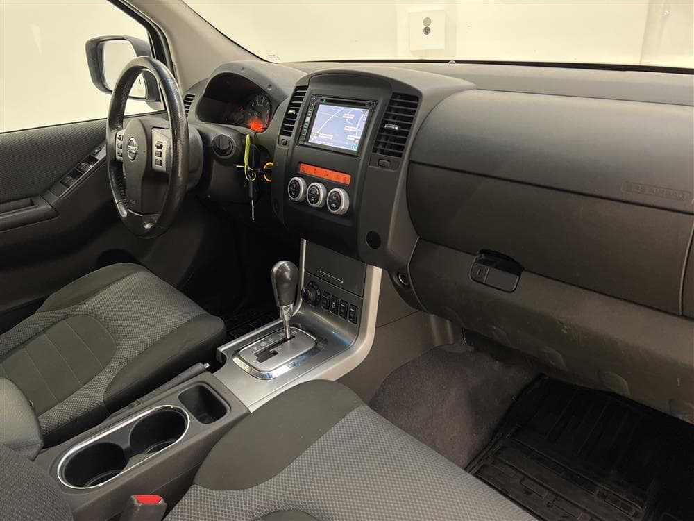 Nissan Navara 2.5dCi Automat Taklucka Navi Kamera Dragkrok interiör