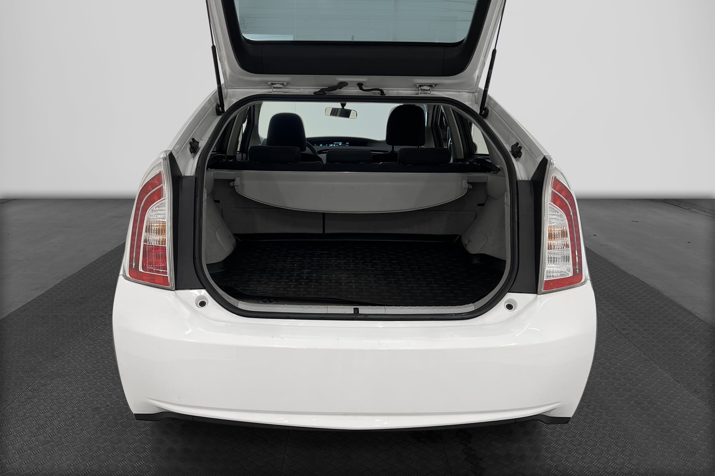 Toyota Prius Hybrid CVT 136hk B-Kamera 360kr Skatt 0,39L/mil
