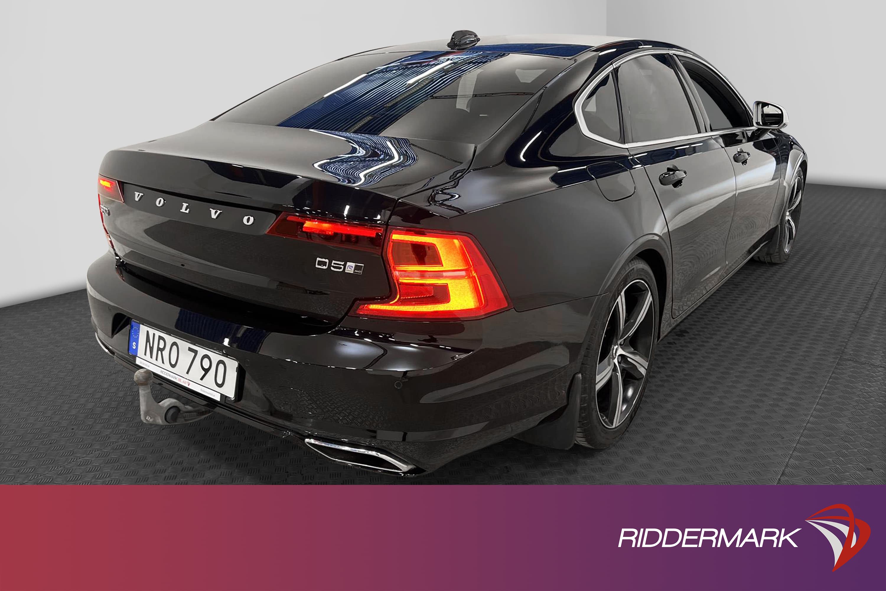 Volvo S90  D5 AWD  235hk R-Design VOC HUD Drag D-Värm Blis