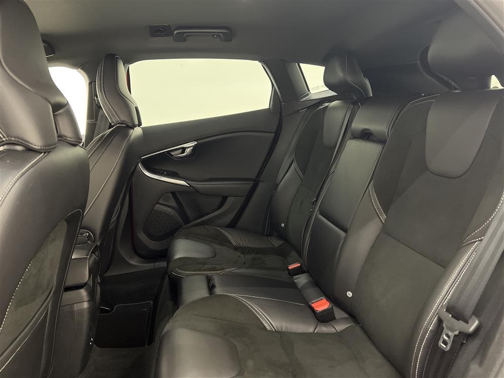 Volvo V40 D2 120hk R-Design D-Värm VOC 1 Brukare 0,36l/milinteriör