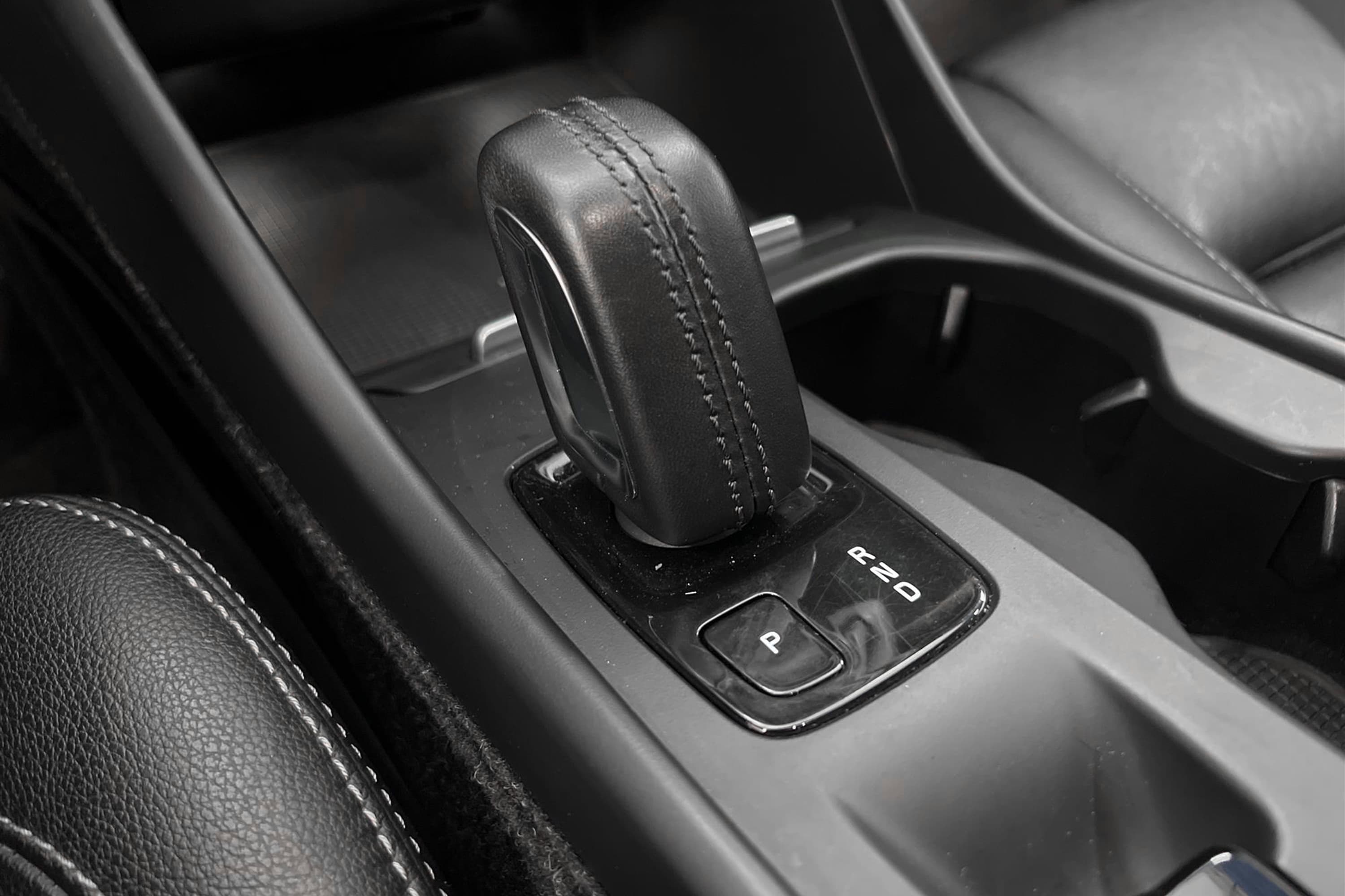Volvo XC40 D3 150hk Momentum VOC Värmare Kamera Skinn Naviinteriör