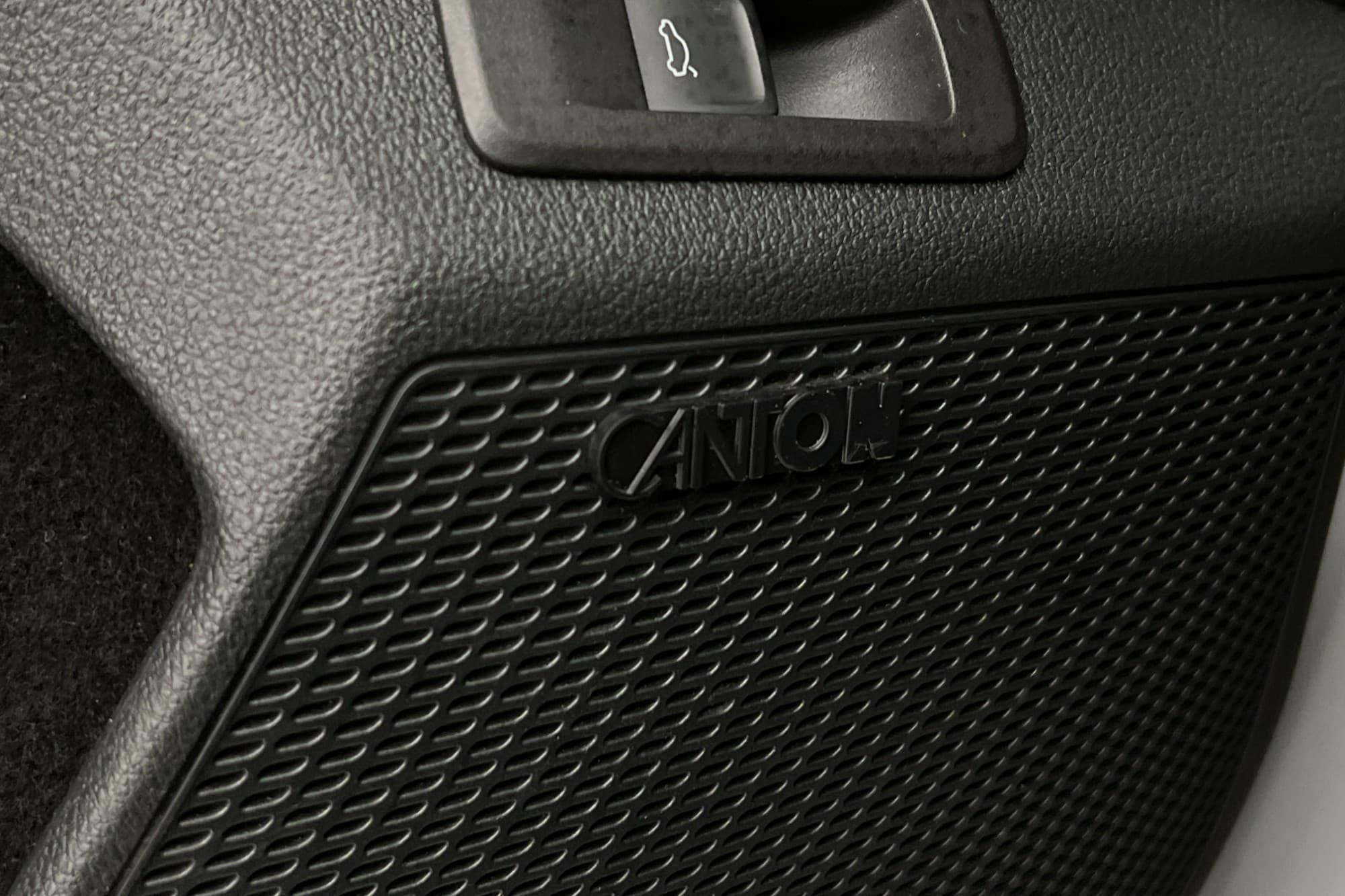 Skoda Octavia Style Värm Canton Cockpit Kamera GPS Drag MOMS