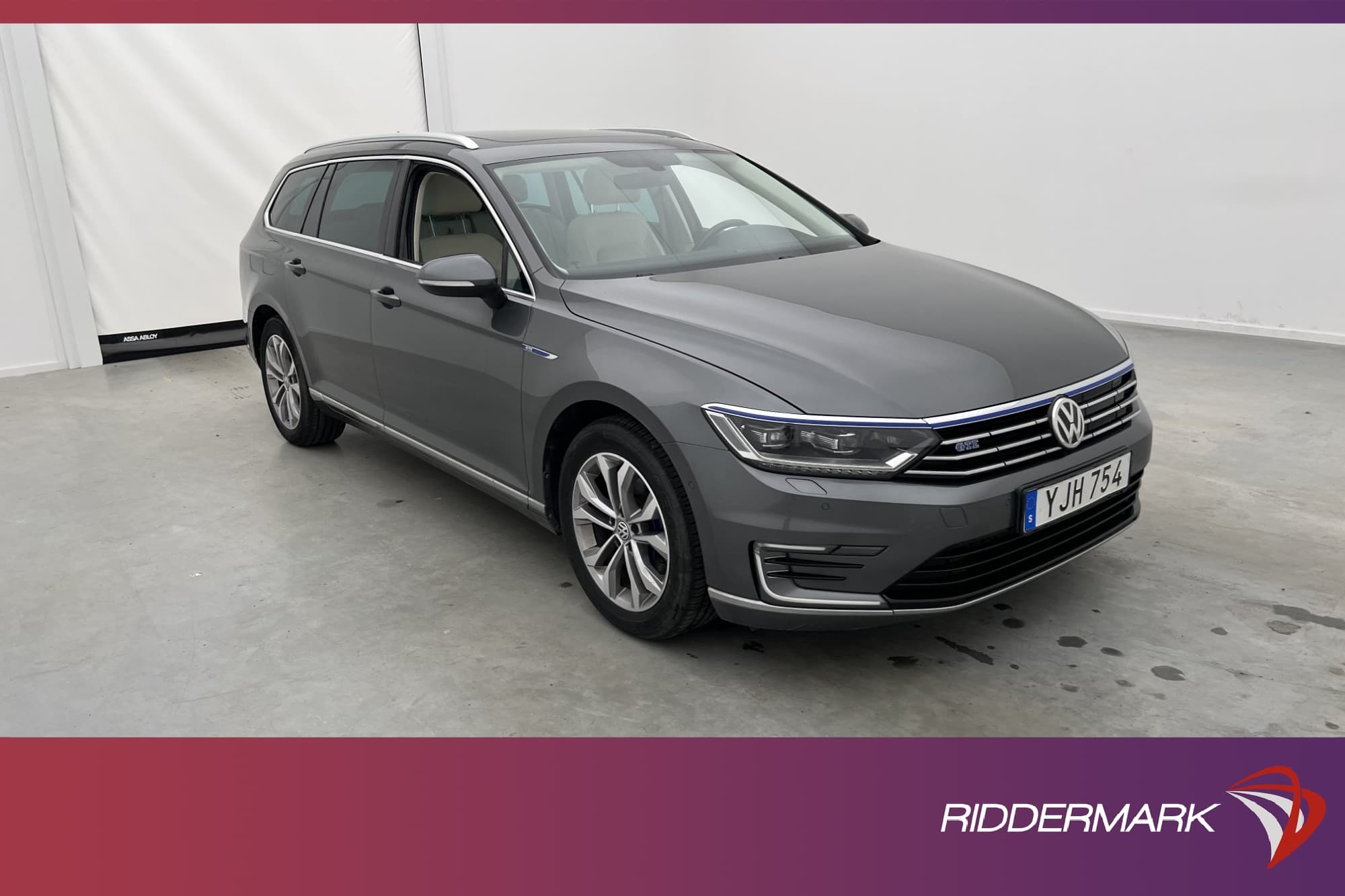 Volkswagen Passat GTE 218hk