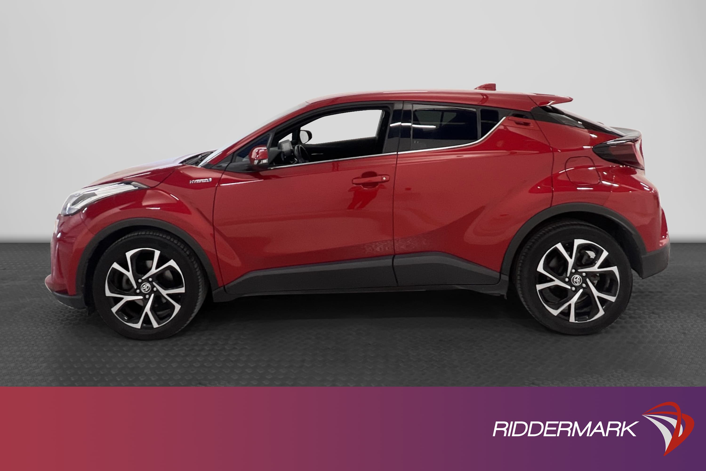 Toyota C-HR Hybrid CVT 122hk