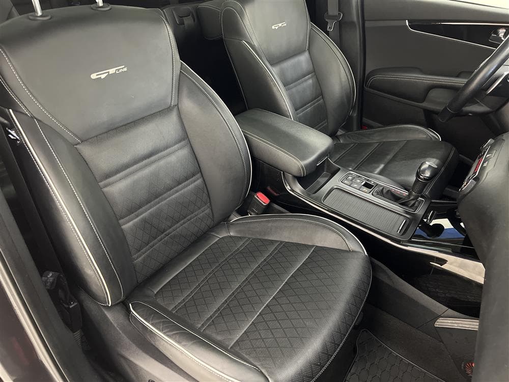 Kia Sorento 2.2 CRDi AWD 200hk GT-line M/K-Värmare Drag Panointeriör