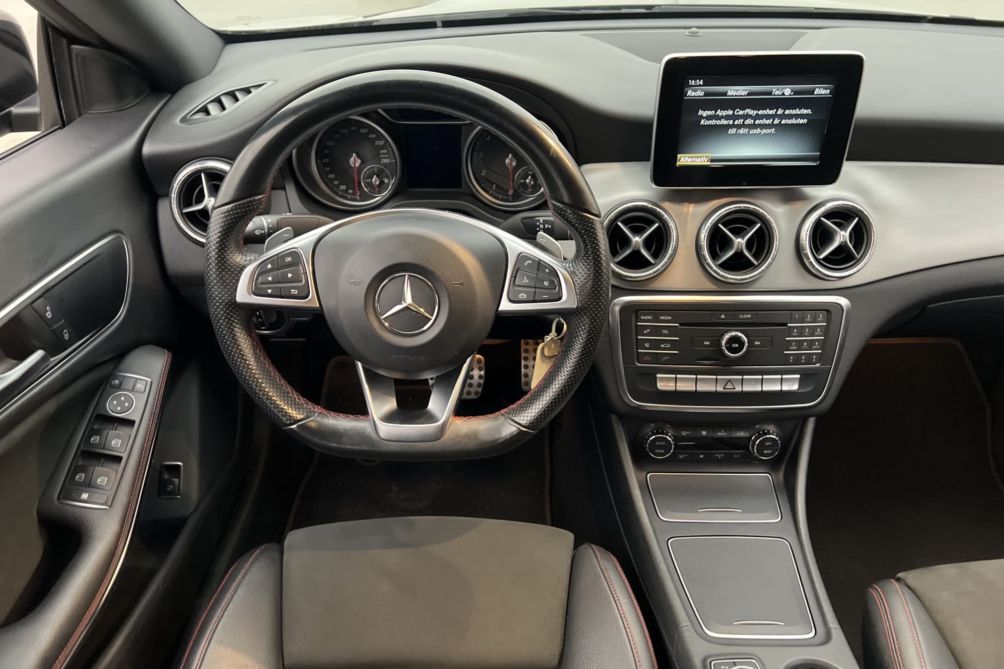 Mercedes-Benz CLA 200 Coupé AMG Kamera Halvskinn CarPlay