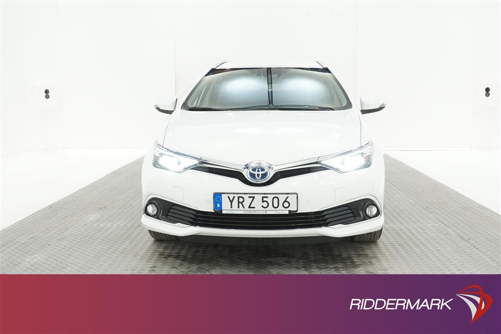 Toyota Auris Hybrid e-CVT 136hk
