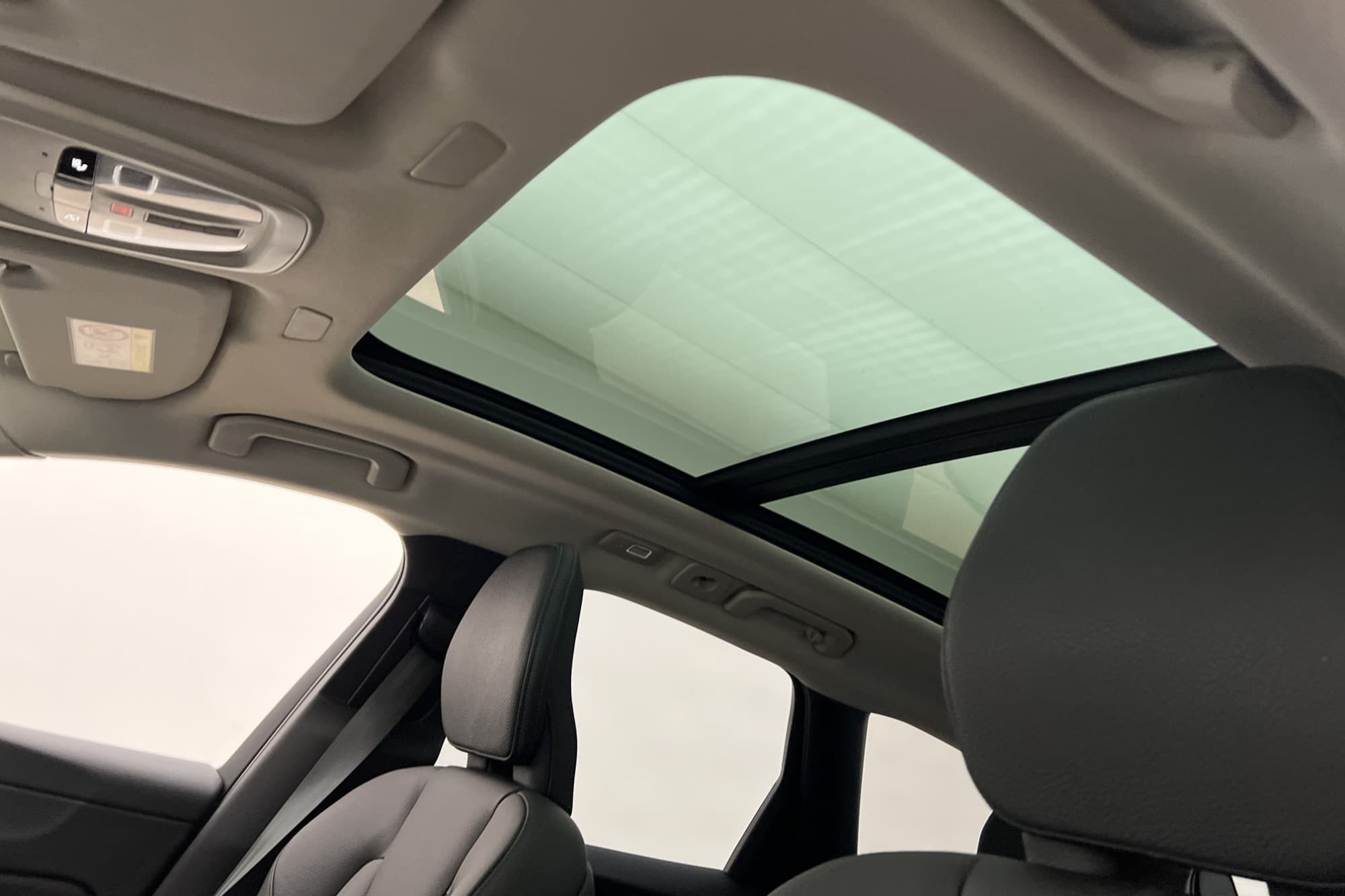 Volvo XC60 B4 Plus Dark Panorama Värmare 360° Elstolar Drag