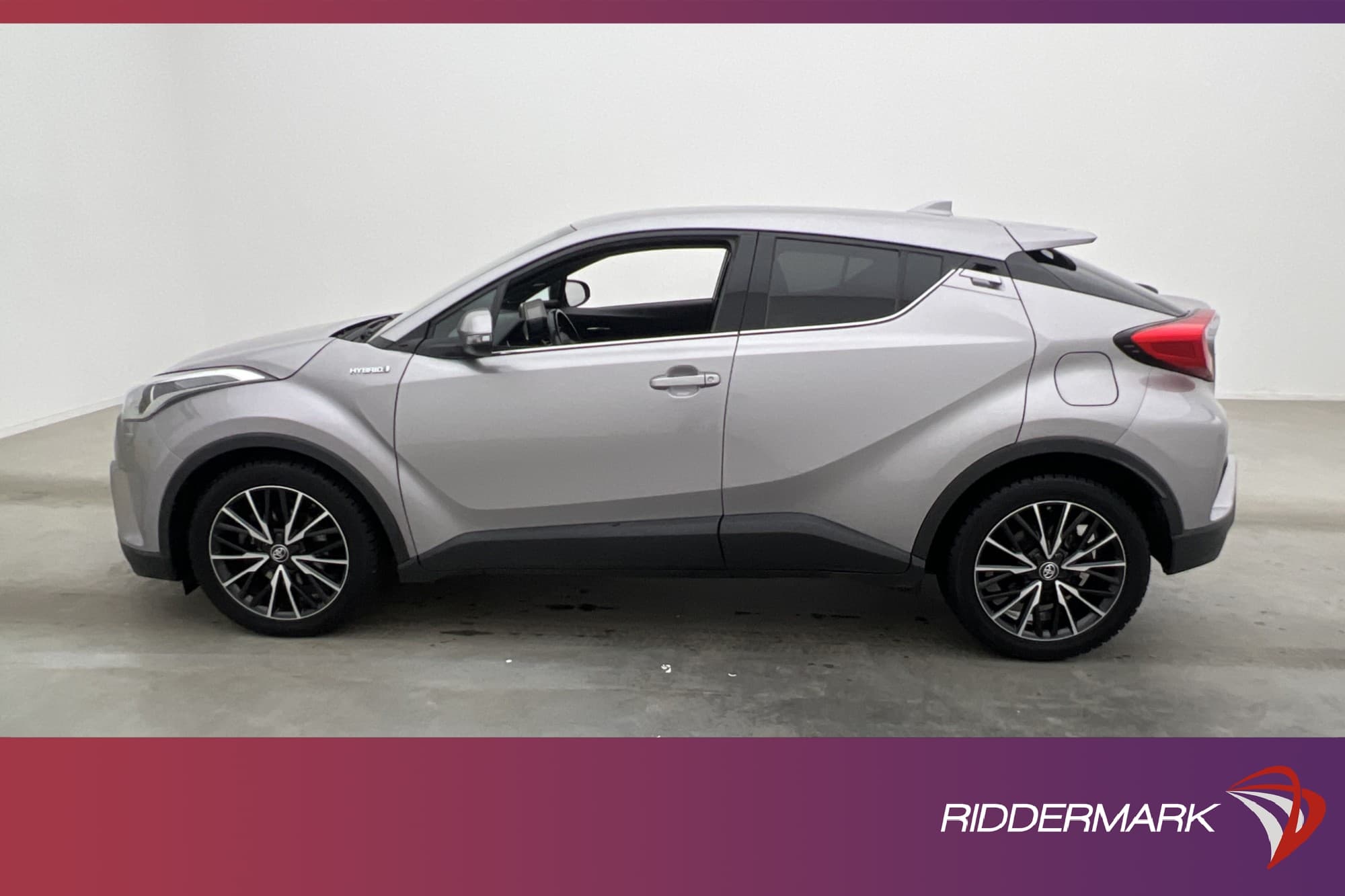 Toyota C-HR Hybrid 122hk